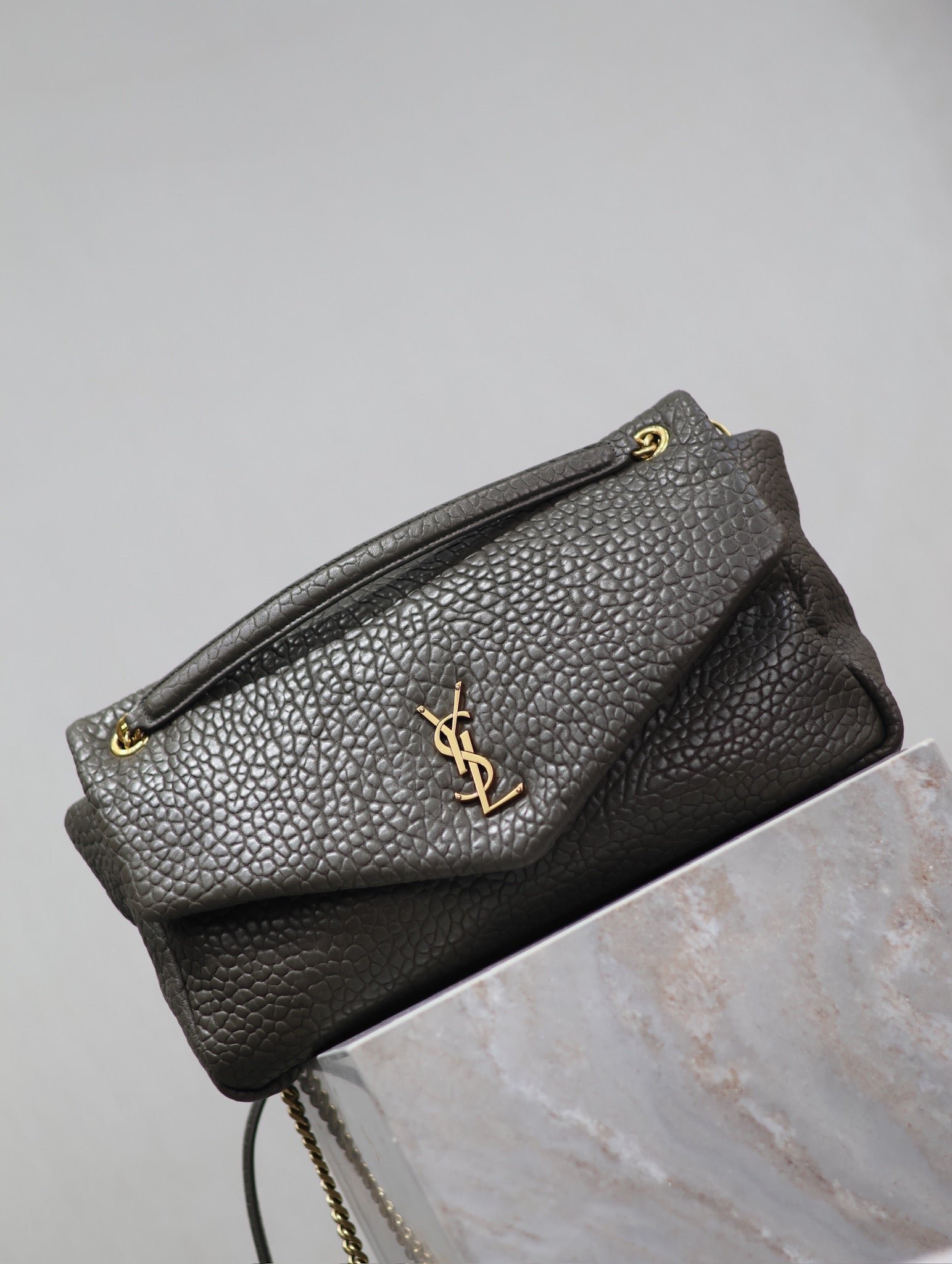 {Style No: 9NSLYULF} YSL 25S CALYPSO BAG 38 IN ARMY GREEN GRAINED LAMBSKIN GOLD HARDWRE - Image 7