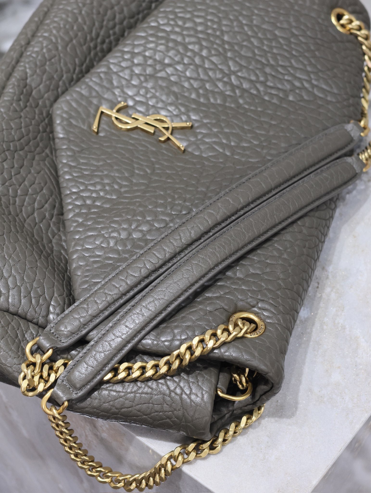 {Style No: 9NSLYULF} YSL 25S CALYPSO BAG 38 IN ARMY GREEN GRAINED LAMBSKIN GOLD HARDWRE - Image 4