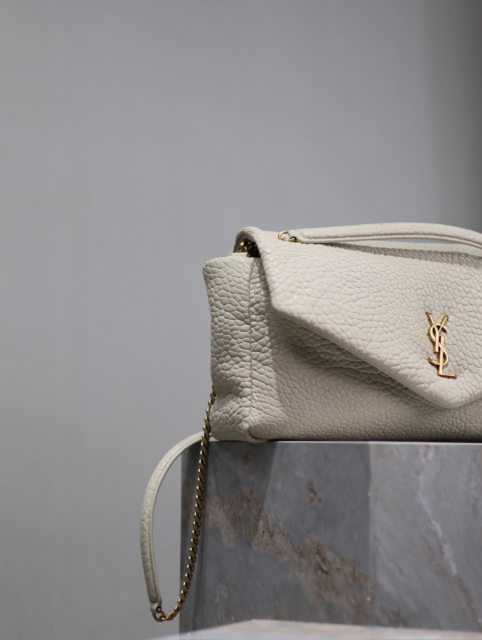 {Style No: ZD2LZYUS} CALYPSO BAG 35 IN WHITE LAMBSKIN GOLD HARDWARE - Image 7