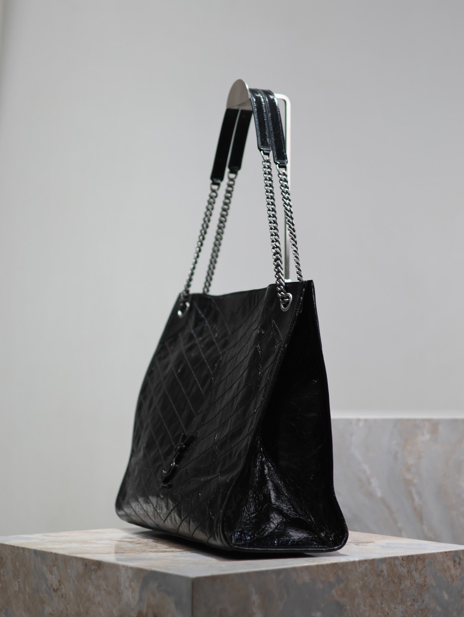 {Style No: SWW27WDI} NIKI SHOPPING BAG 39 IN BLACK CRUMPLED CALFSKIN SILVER HARDWARE - Image 2