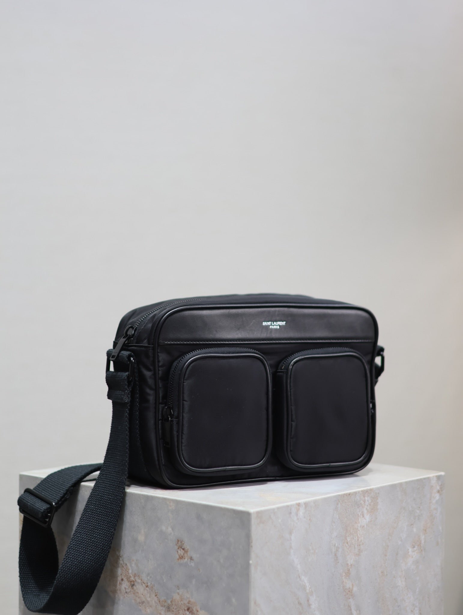 {Style No: 4GMNVCJL} CITY CAMERA BAG 24 IN BLACK ECONYL - Image 6