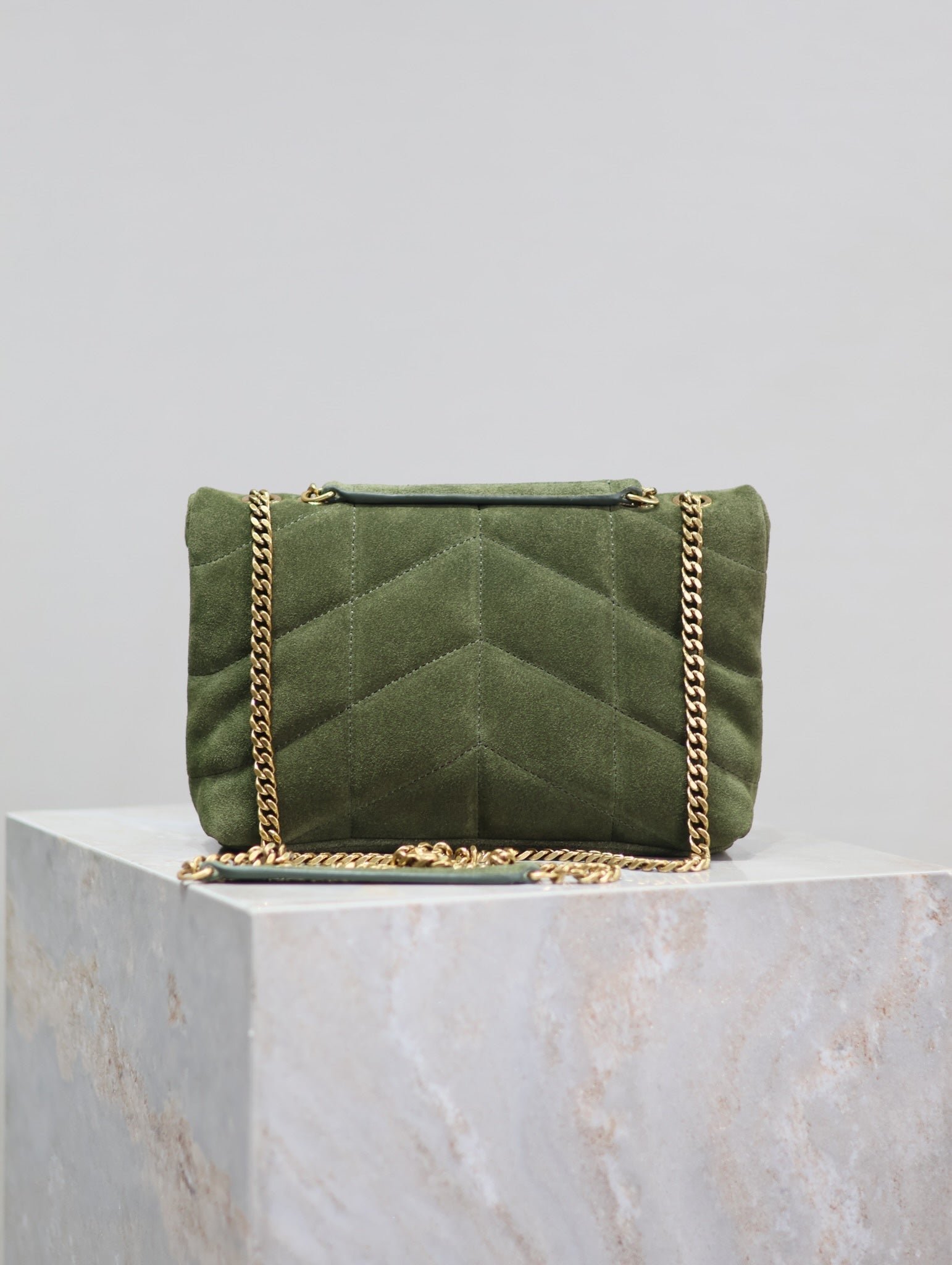 {Style No: 26GZBXE7} YSL 25S LOULOU PUFFER MINI 23 IN GREEN SUEDE GOLD HARDWARE - Image 2