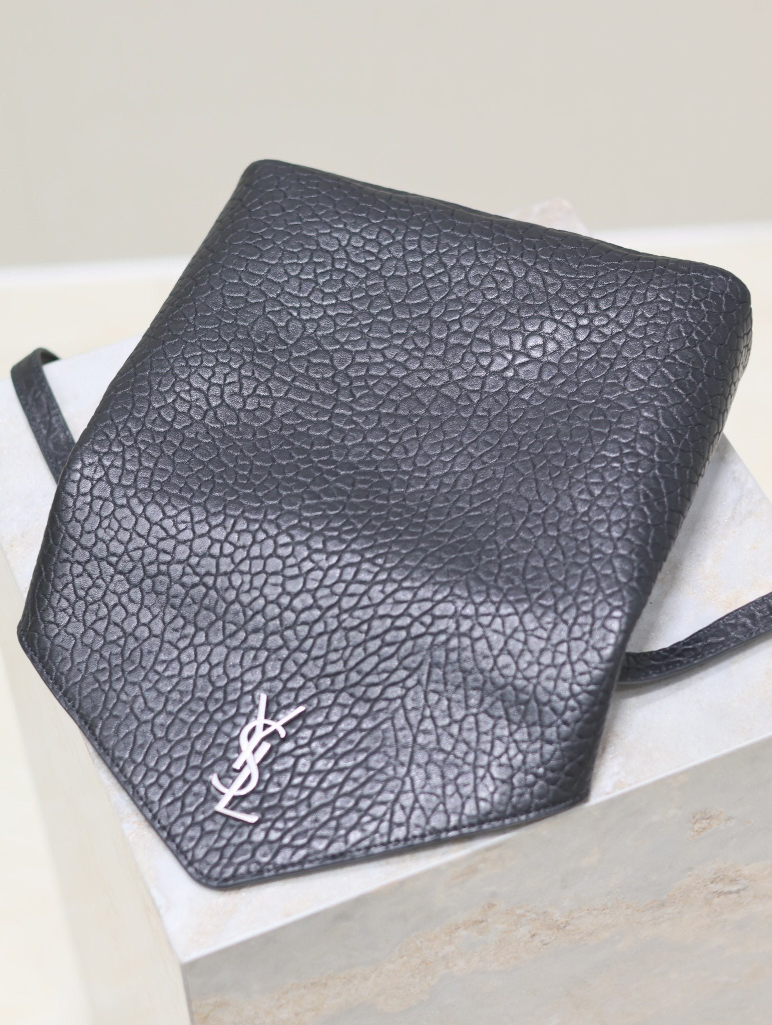 {Style No: MPRX5AEC} ENVELOPE CHAIN BAG 23 IN BLACK ELEPHANT TEXTURE LAMBSKIN SILVER LOGO - Image 2