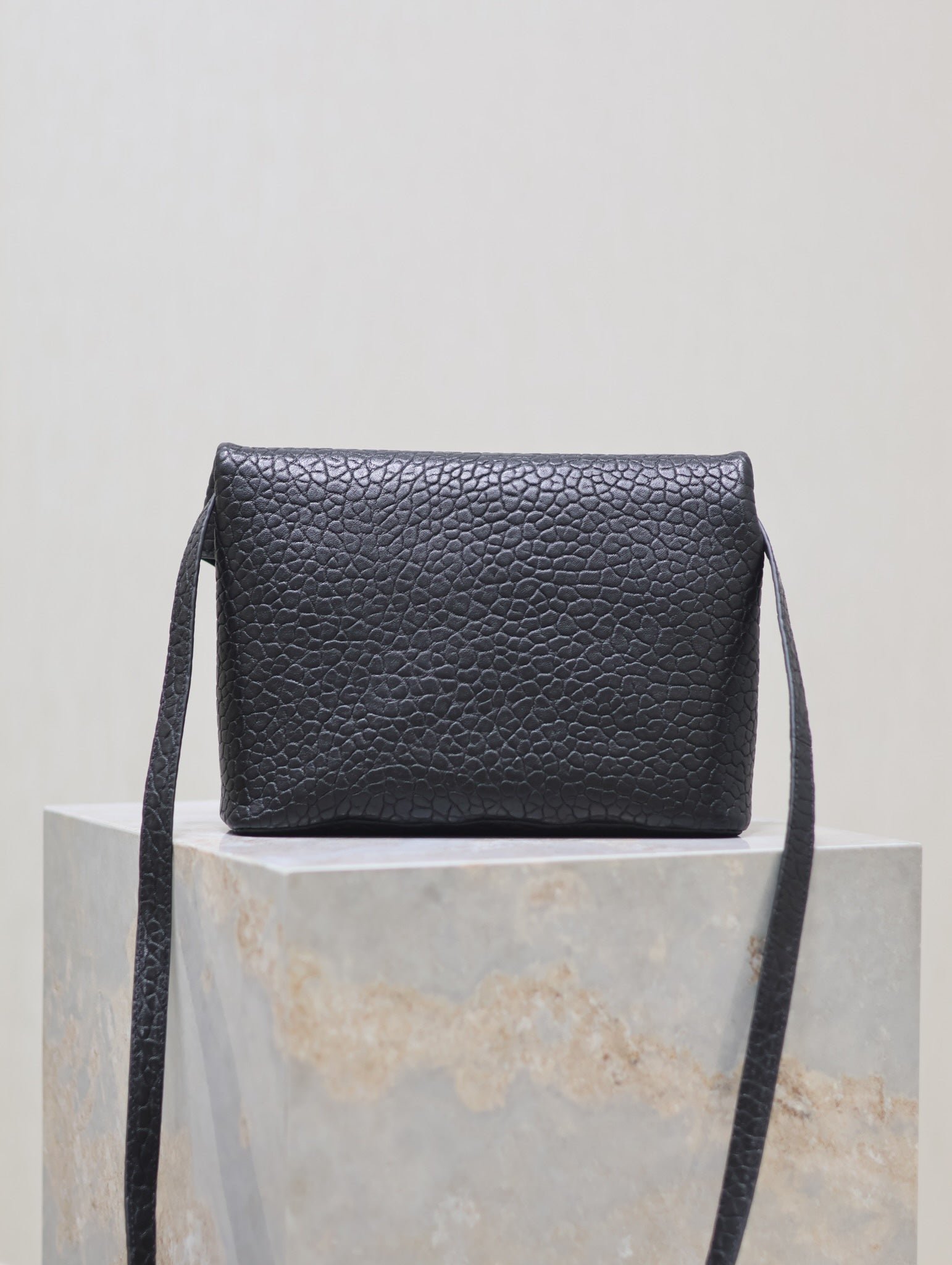 {Style No: MPRX5AEC} ENVELOPE CHAIN BAG 23 IN BLACK ELEPHANT TEXTURE LAMBSKIN SILVER LOGO - Image 6