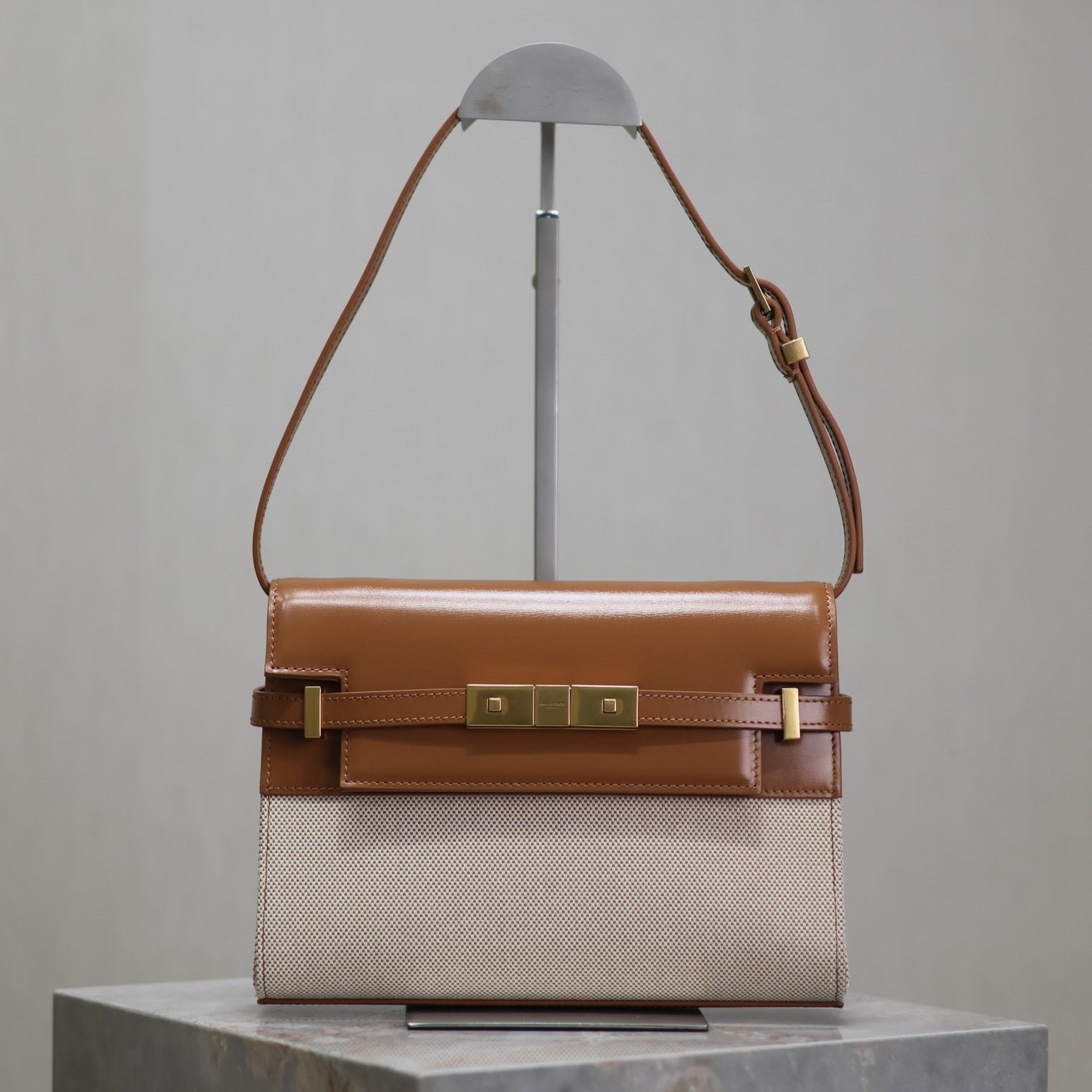 {Style No: R21Q1DND} MANHATTAN SMALL 24 IN WHITE CANVAS AND BROWN CALFSKIN GOLD HARDWARE