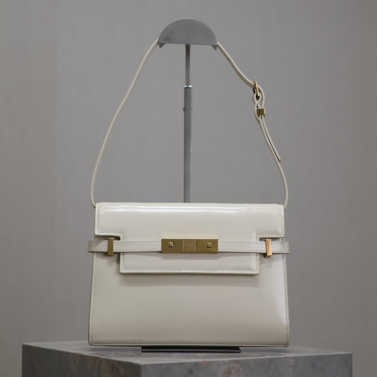{Style No: J12W8WND} MANHATTAN SMALL 24 IN WHITE SMOOTH LAMBSKIN GOLD HARDWARE