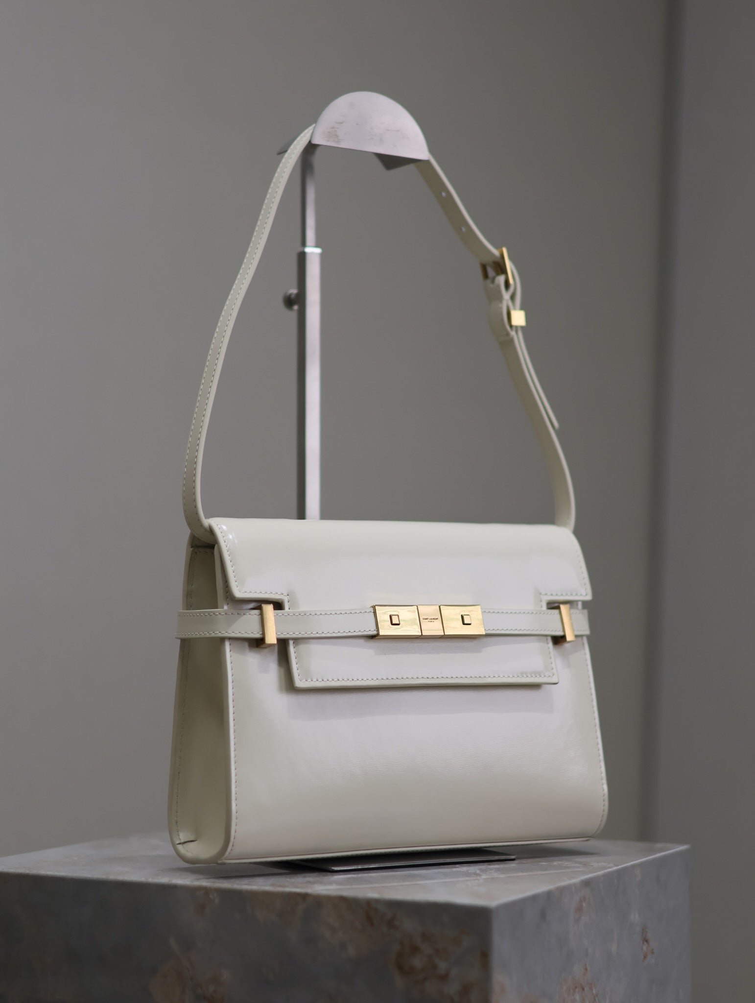 {Style No: J12W8WND} MANHATTAN SMALL 24 IN WHITE SMOOTH LAMBSKIN GOLD HARDWARE - Image 8