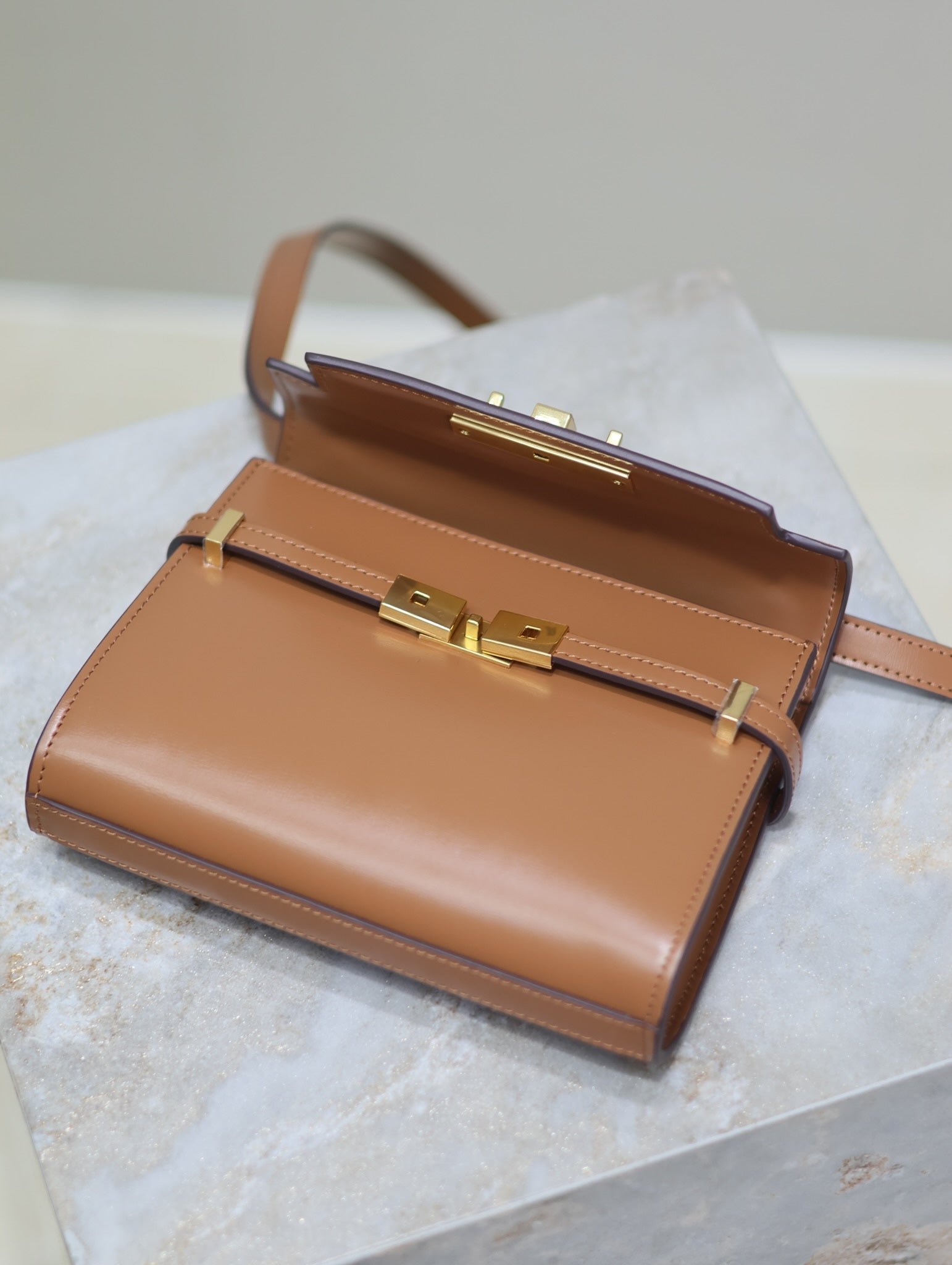 {Style No: UV52HBHQ} YSL 25S MINI MANHATTAN 19 IN BROWN CALFSKIN GOLD HARDWARE - Image 6