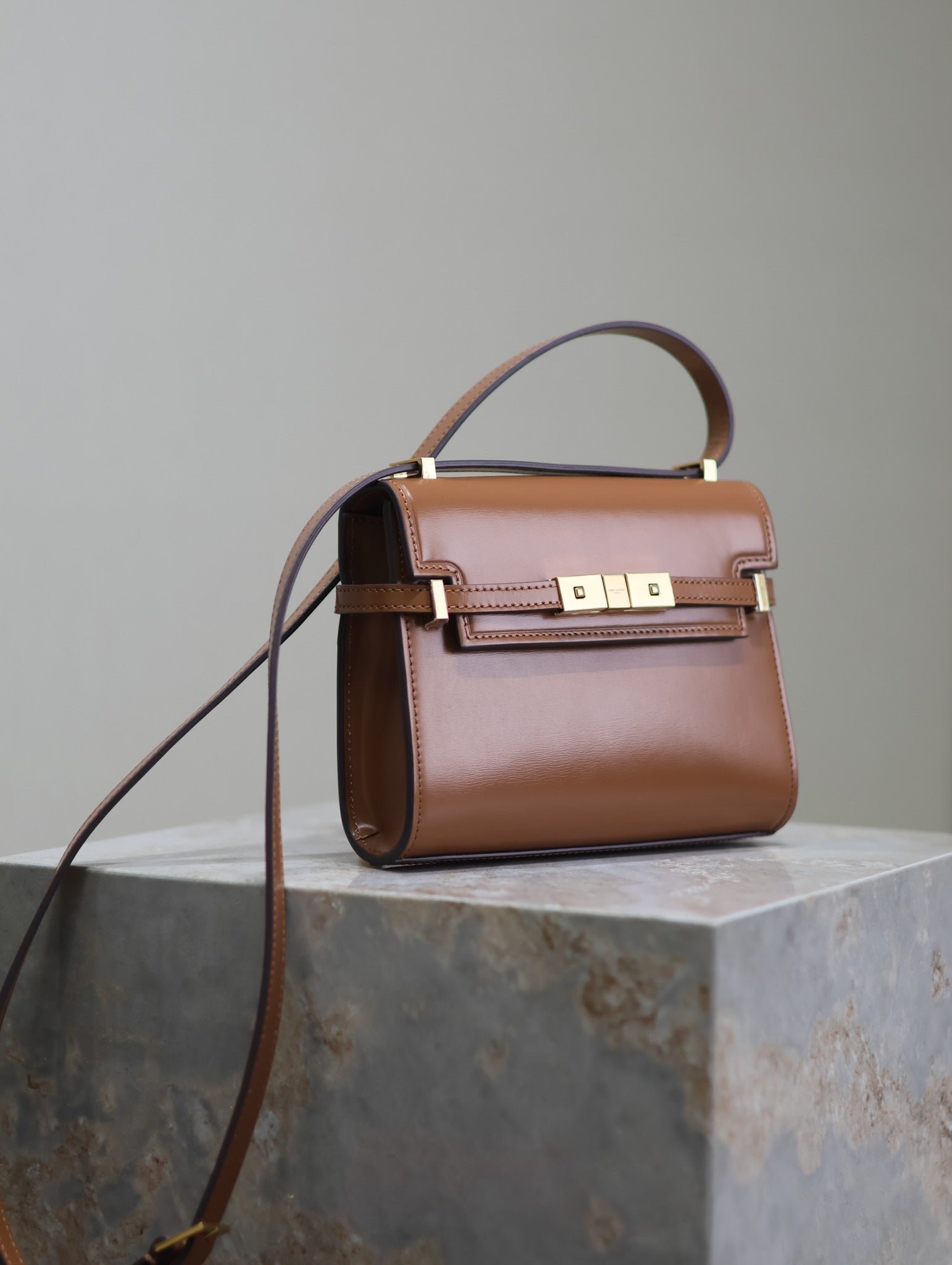 {Style No: UV52HBHQ} YSL 25S MINI MANHATTAN 19 IN BROWN CALFSKIN GOLD HARDWARE - Image 9