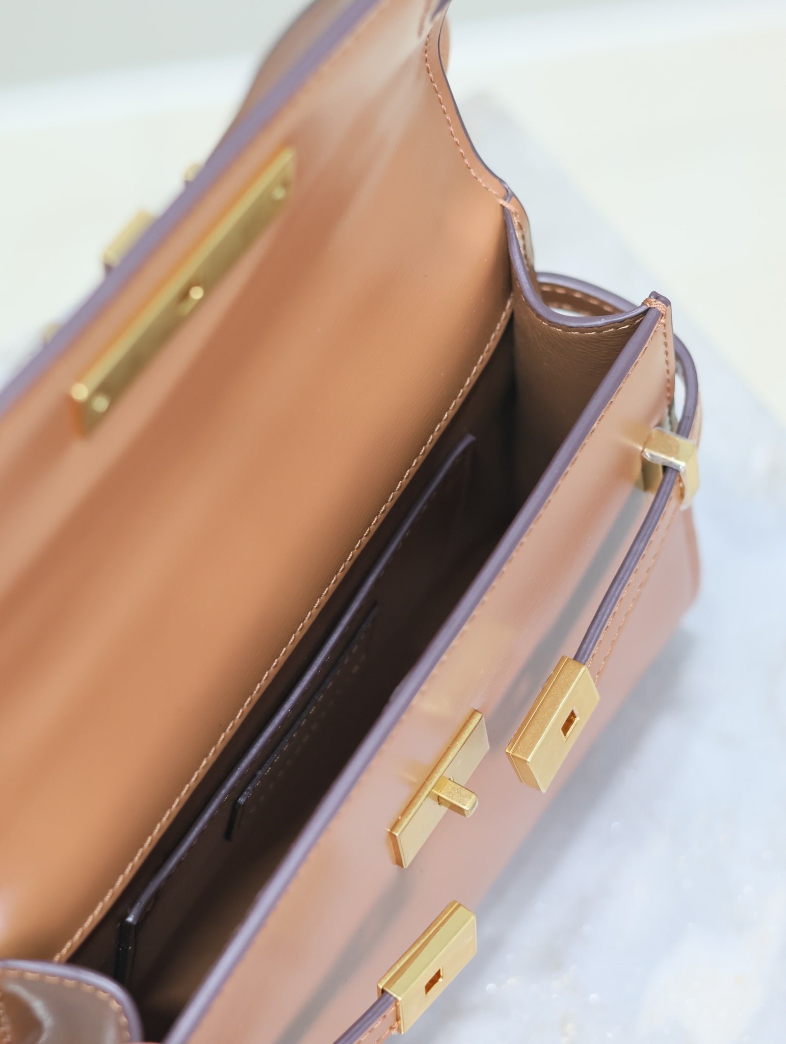 {Style No: UV52HBHQ} YSL 25S MINI MANHATTAN 19 IN BROWN CALFSKIN GOLD HARDWARE - Image 5