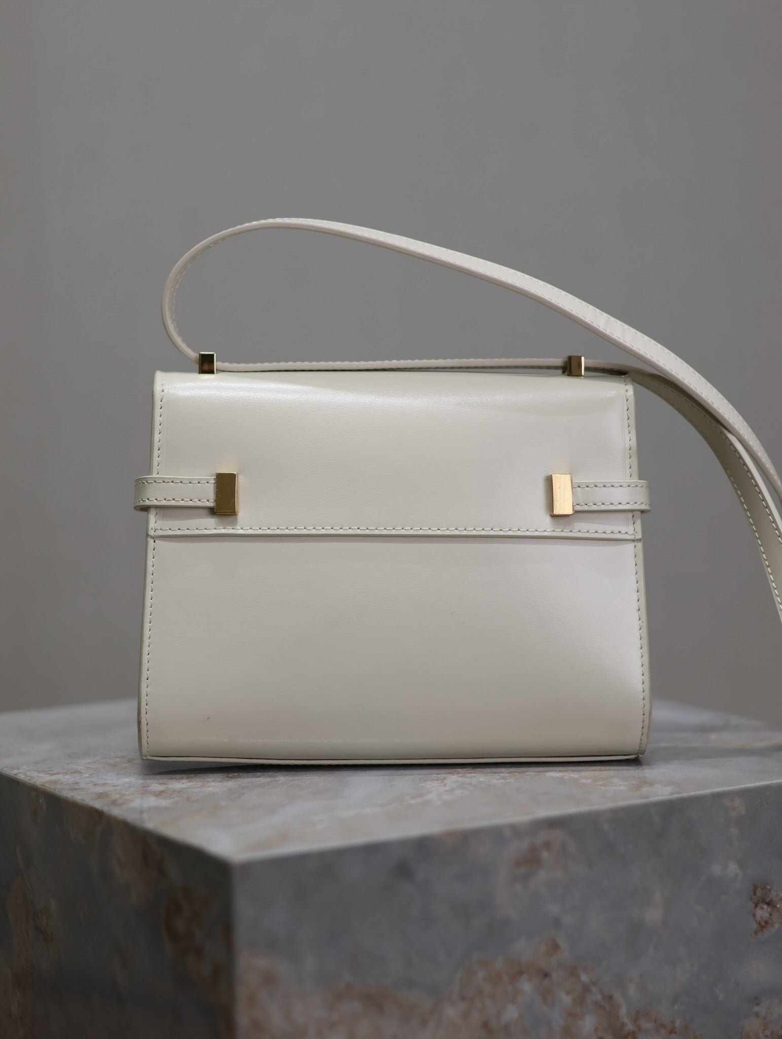 {Style No: KNAJSYV5} YSL 25S MINI MANHATTAN 19 IN BLANC VINTAGE CALFSKIN GOLD HARDWARE - Image 2