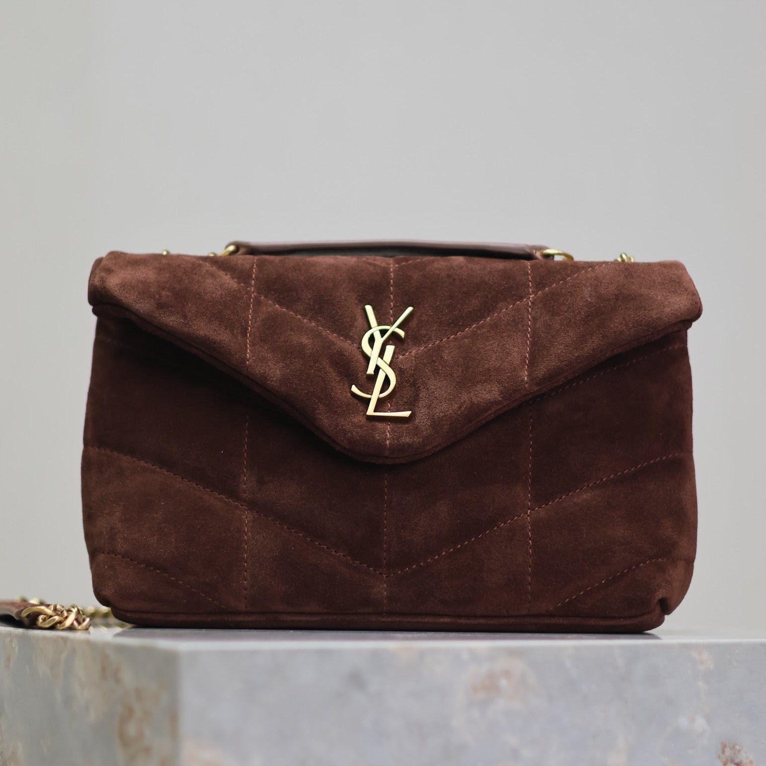 {Style No: I8FXWUSX} PUFFER TOY 23 IN WALNUT BROWN SUEDE GOLD HARDWARE