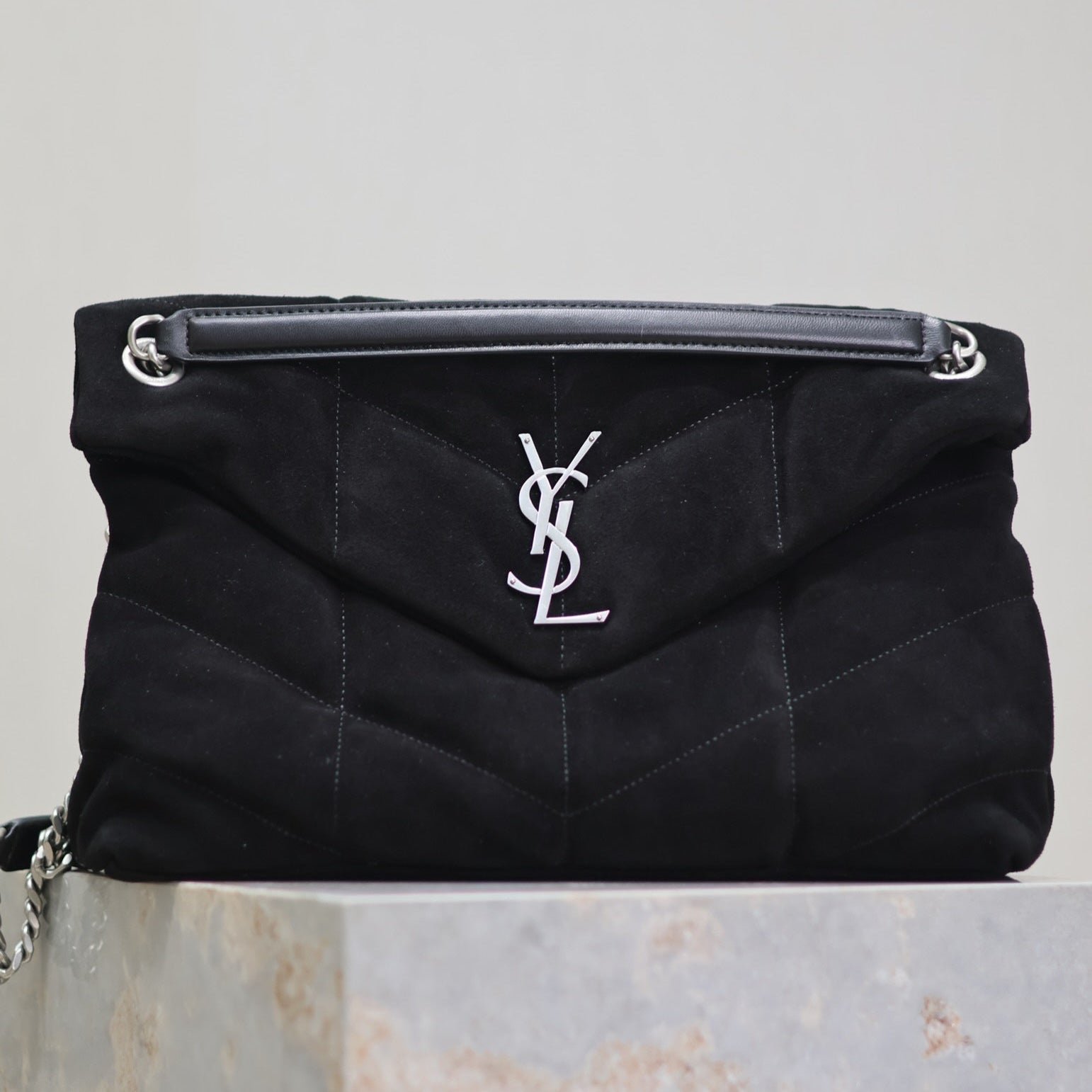 {Style No: 4TKOVLZ5} YSL 25S LOULOU PUFFER GM 35 IN BLACK SUEDE SILVER HARDWARE