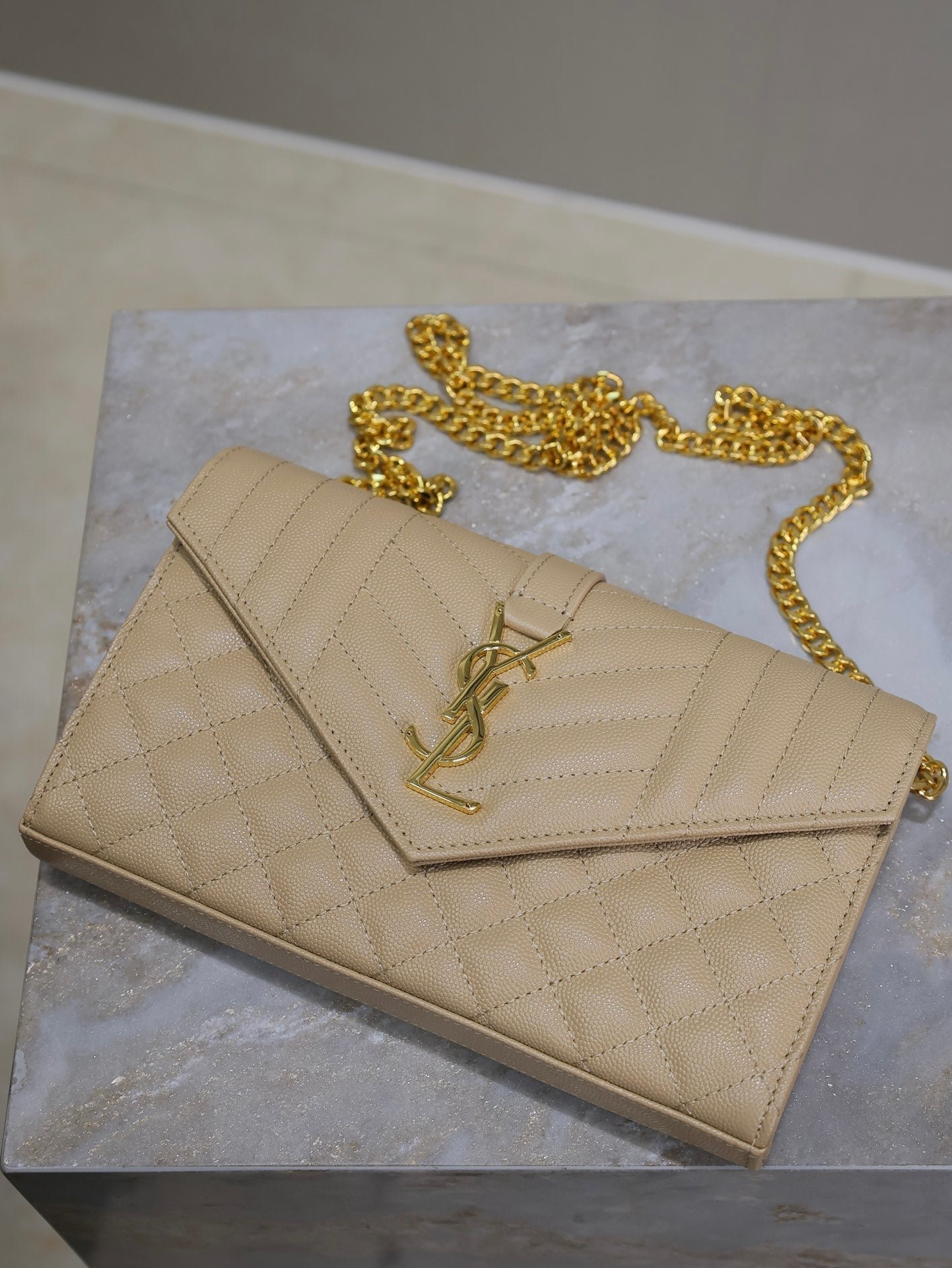 {Style No: E862YS1A} ENVELOPE CHAIN BAG 22 IN SEPIA TAN LAMBSKIN GOLD HARDWARE - Image 5