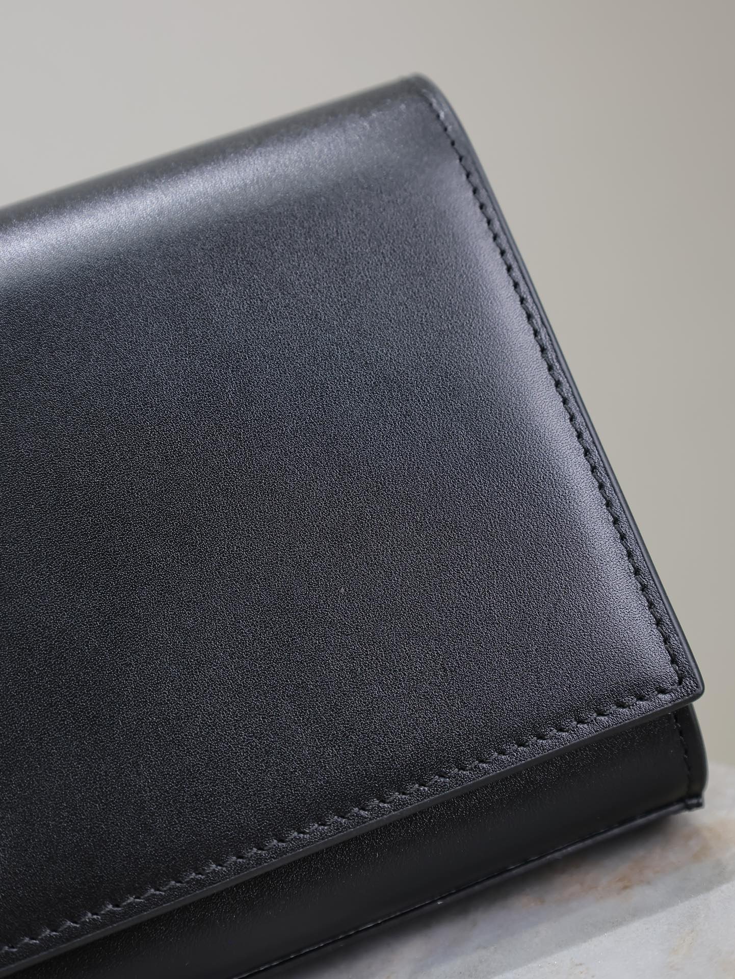 {Style No: G1UB32WJ} CLASSIC KATE CLUTCH 27 IN BLACK LAMBSKIN GOLD HARDWARE - Image 8