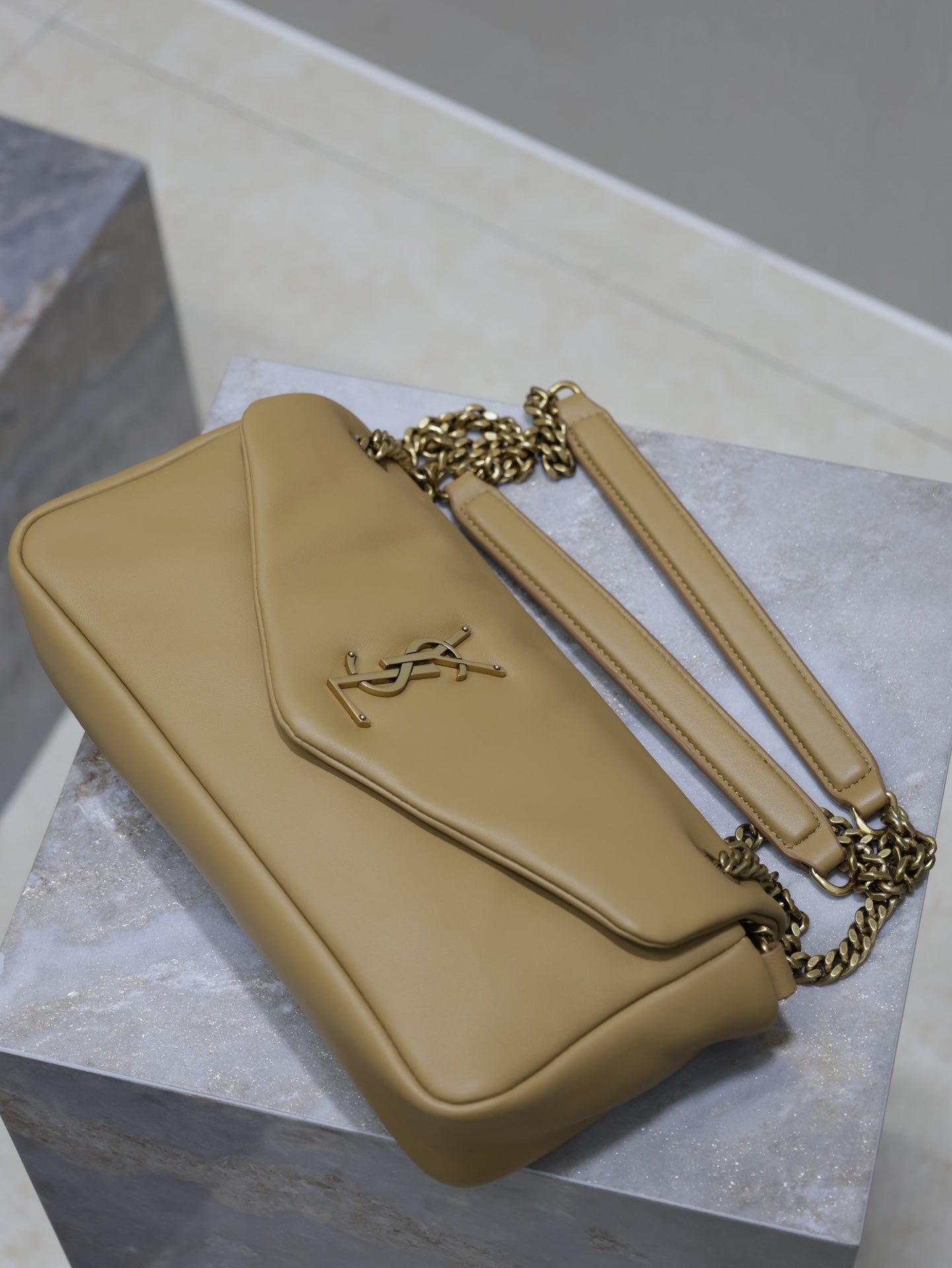 {Style No: PHB293YX} YSL 25S CALYPSO HANDBAG 26 IN LIGHT BROWN LAMBSKIN GOLD HARDWARE - Image 4