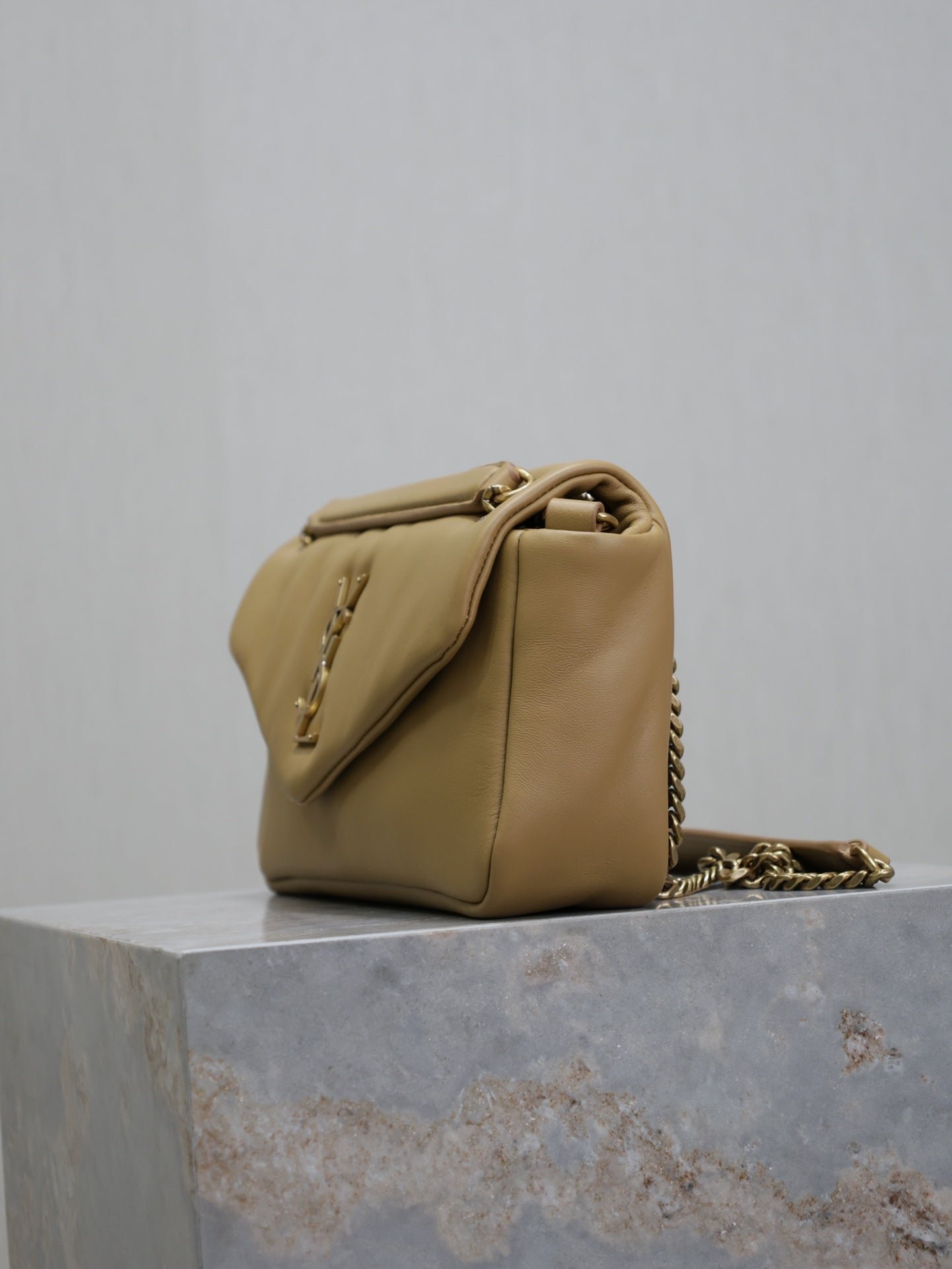 {Style No: PHB293YX} YSL 25S CALYPSO HANDBAG 26 IN LIGHT BROWN LAMBSKIN GOLD HARDWARE - Image 7
