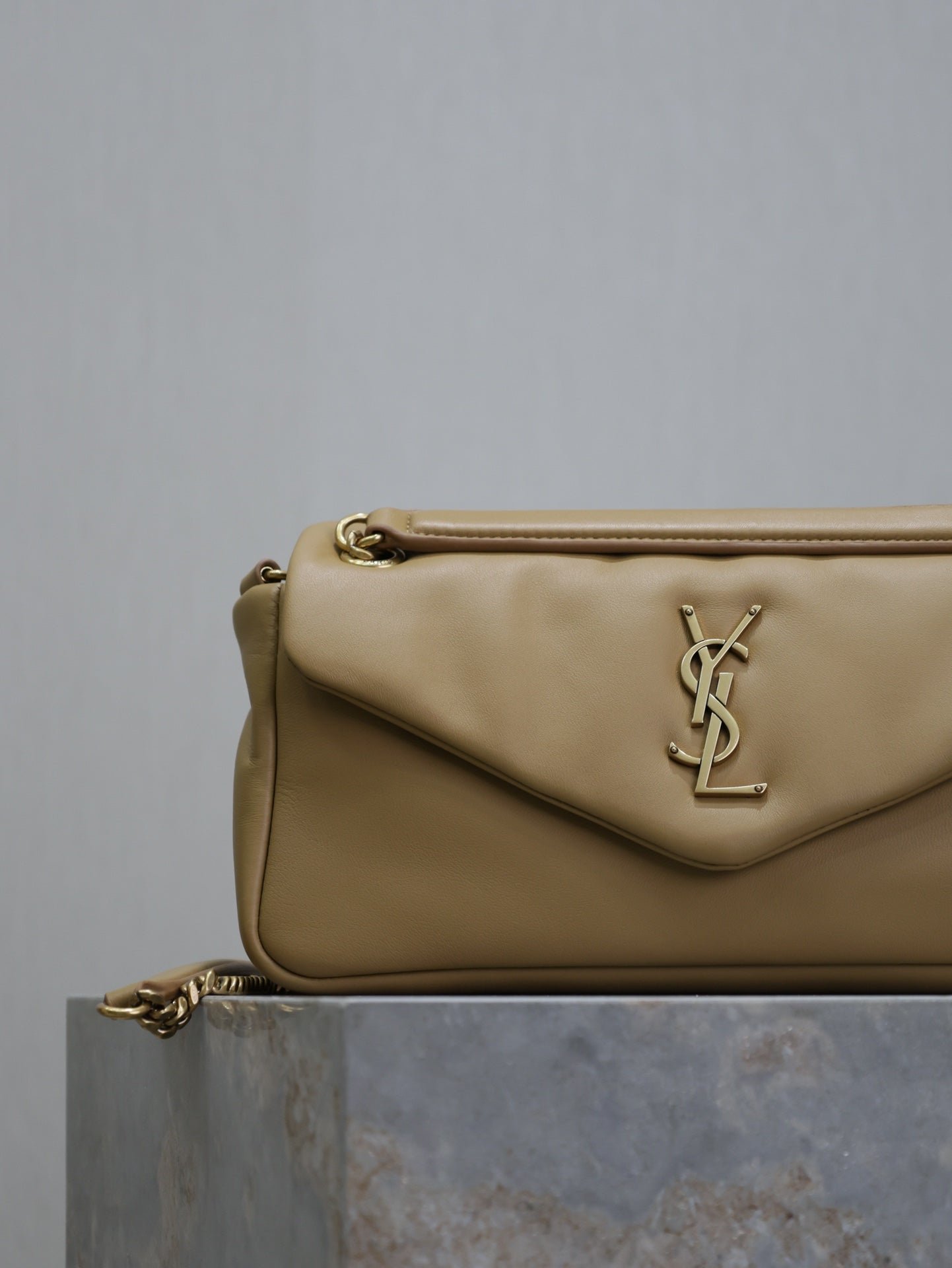 {Style No: PHB293YX} YSL 25S CALYPSO HANDBAG 26 IN LIGHT BROWN LAMBSKIN GOLD HARDWARE - Image 3