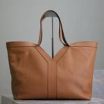 {Style No: U3UED5BM} TOTE BAG 50 IN CINNAMON BROWN CALFSKIN