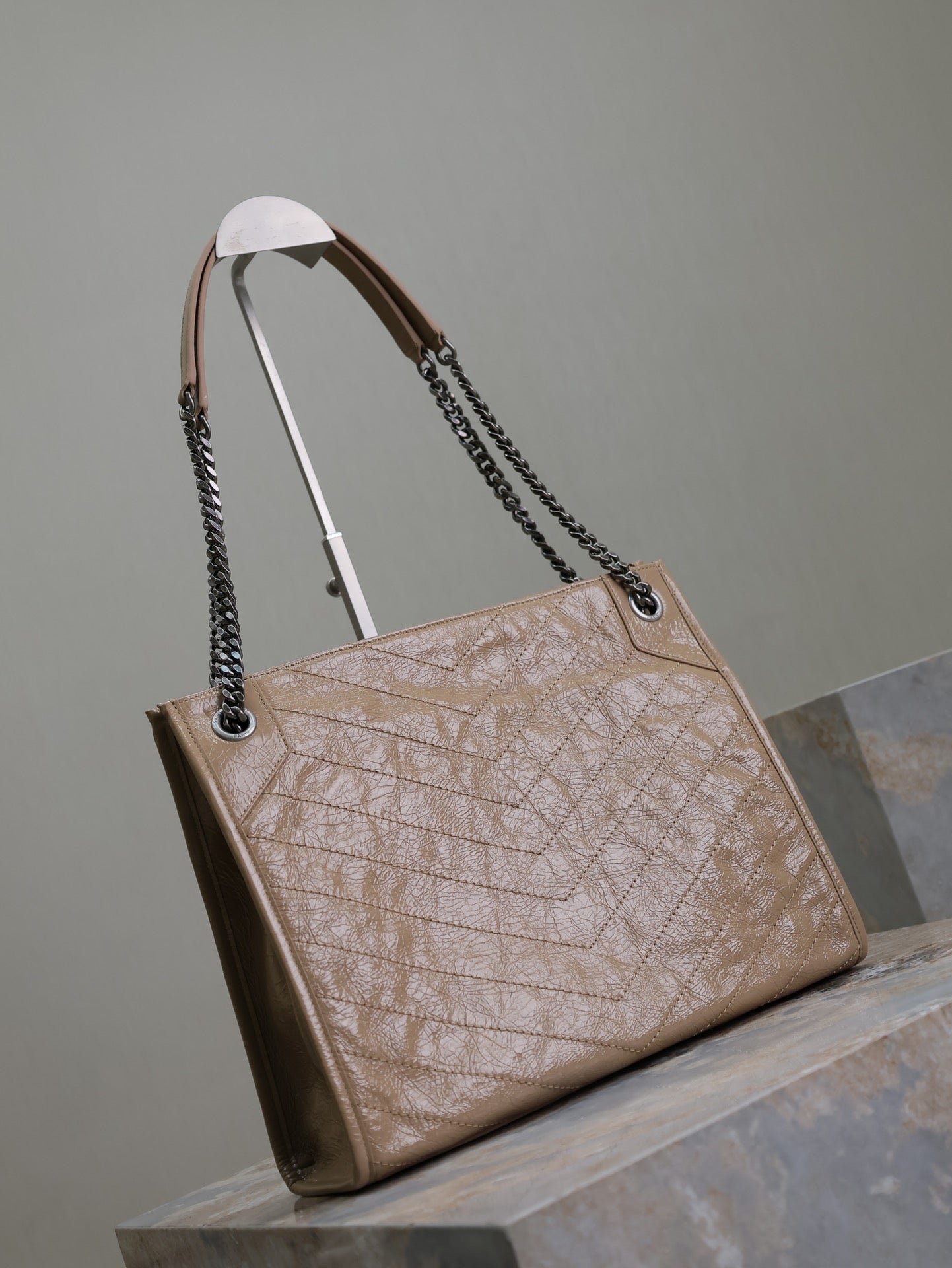 {Style No: 9D1HABVT} NIKI SHOPPING BAG 33 IN LIGHT BROWN CRUMPLED CALFSKIN - Image 7