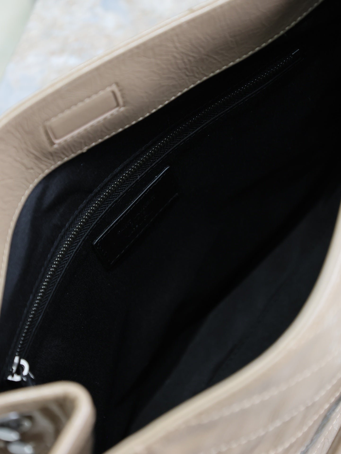 {Style No: 9D1HABVT} NIKI SHOPPING BAG 33 IN LIGHT BROWN CRUMPLED CALFSKIN - Image 2