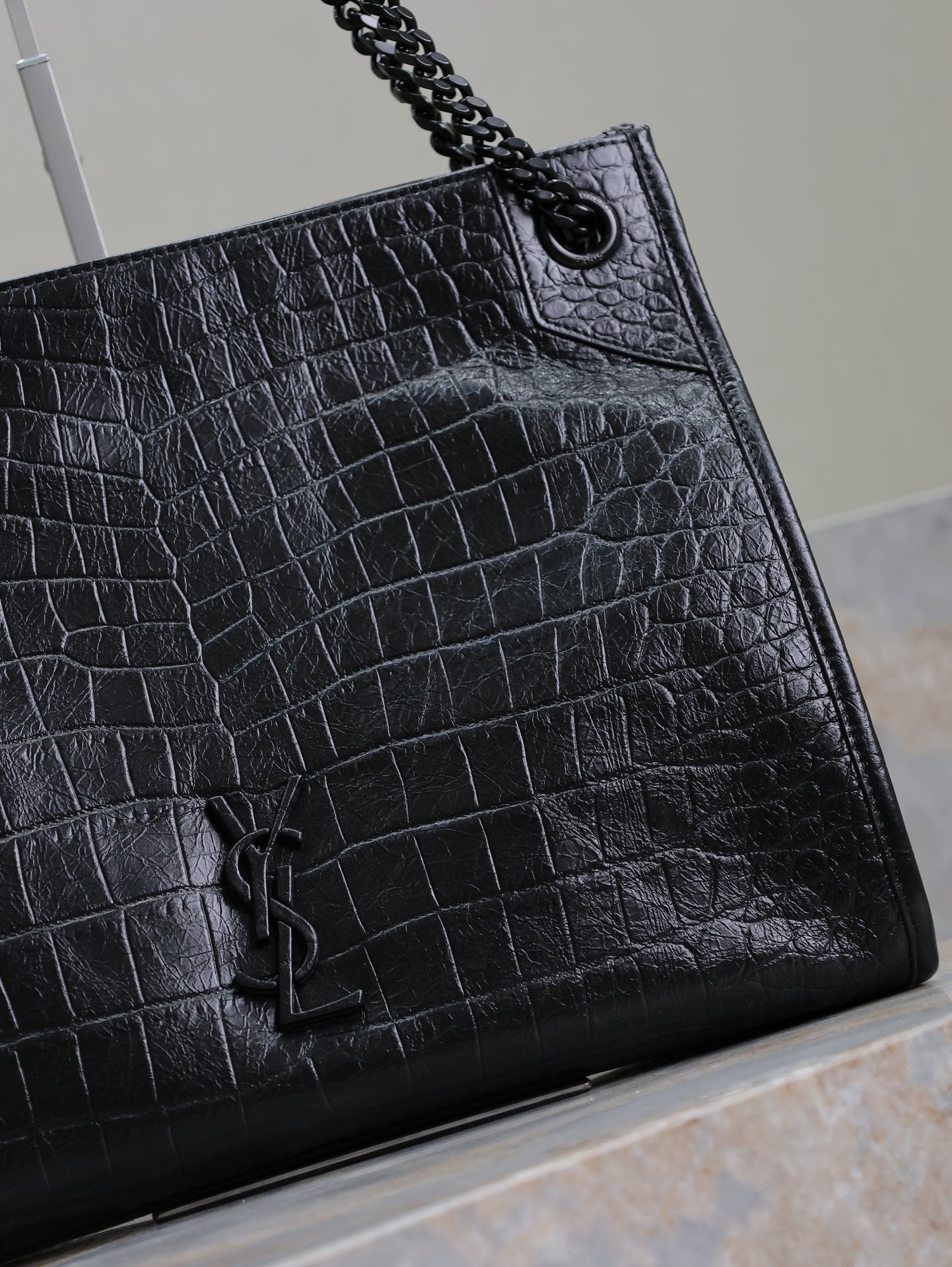{Style No: 9FH88F63} NIKI SHOPPING BAG 33 IN BLACK CROCODILE-EMBOSSED CALFSKIN - Image 5