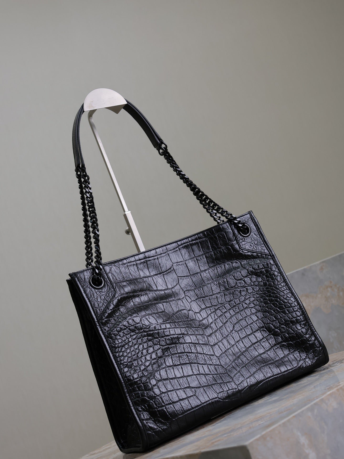 {Style No: 9FH88F63} NIKI SHOPPING BAG 33 IN BLACK CROCODILE-EMBOSSED CALFSKIN - Image 8