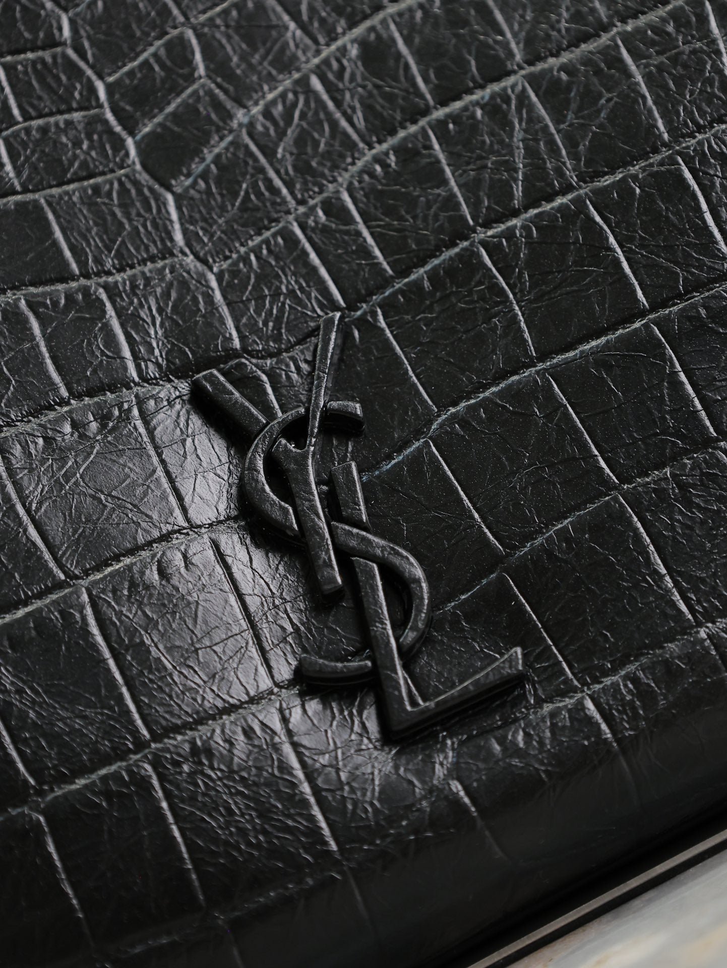 {Style No: 9FH88F63} NIKI SHOPPING BAG 33 IN BLACK CROCODILE-EMBOSSED CALFSKIN - Image 9