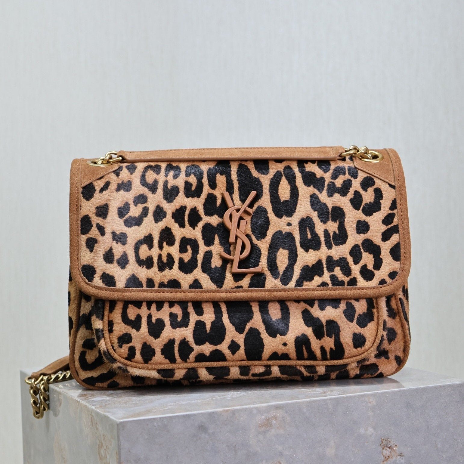 {Style No: 8XMR247B} NIKI MEDIUM 28 IN LEOPARD PRINT CALFSKIN AND BROWN SUEDE TRIM