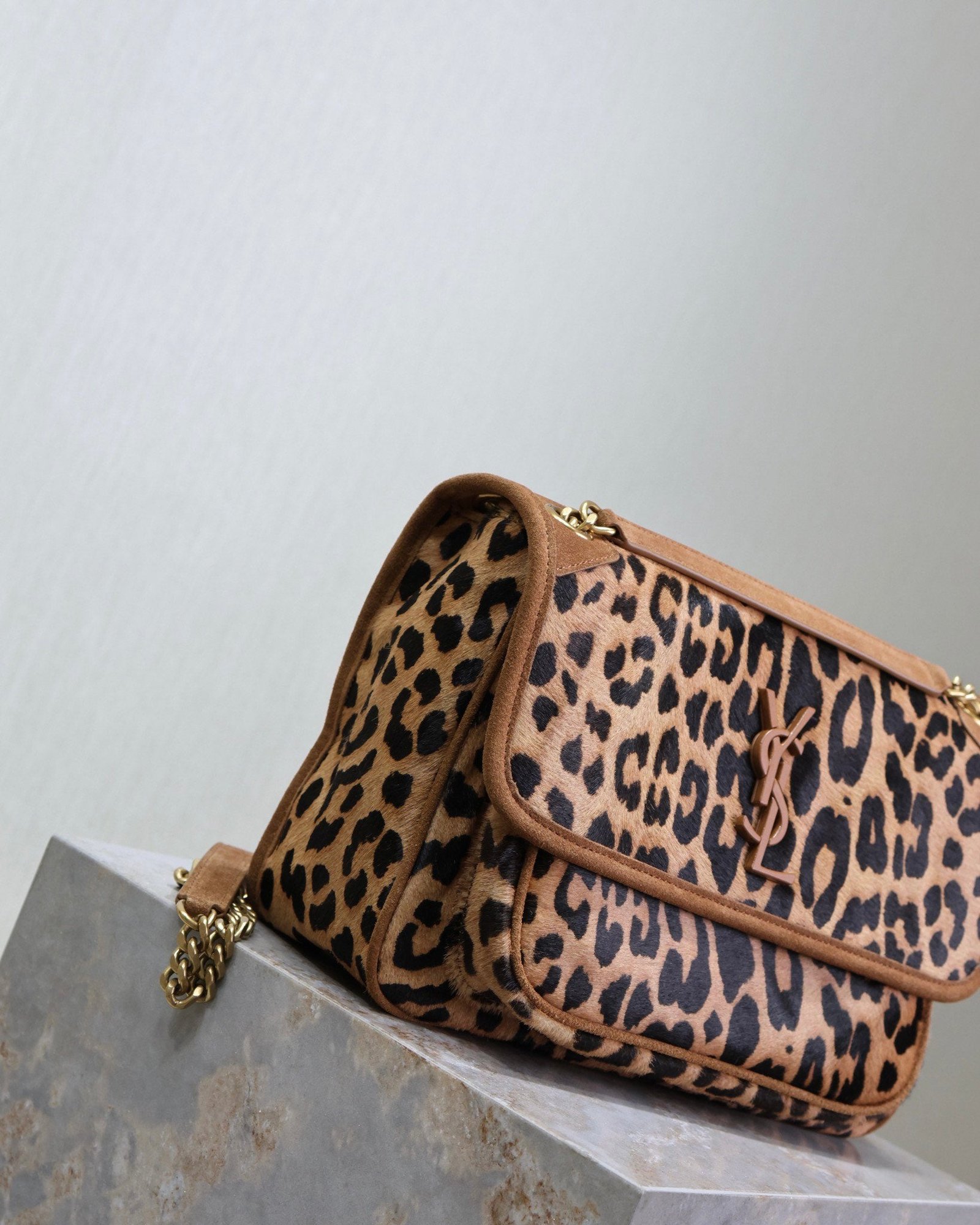 {Style No: 8XMR247B} NIKI MEDIUM 28 IN LEOPARD PRINT CALFSKIN AND BROWN SUEDE TRIM - Image 7