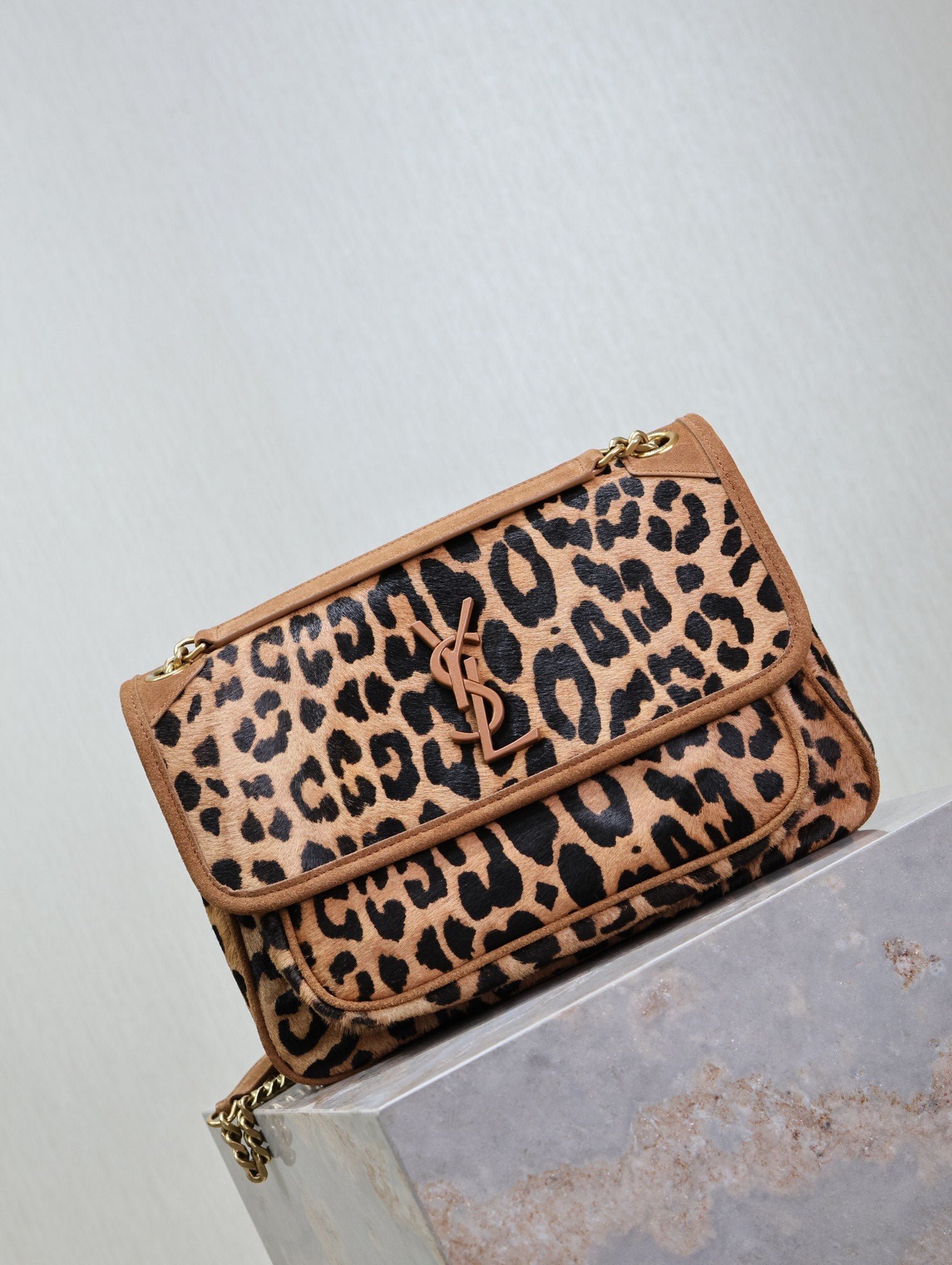 {Style No: 8XMR247B} NIKI MEDIUM 28 IN LEOPARD PRINT CALFSKIN AND BROWN SUEDE TRIM - Image 8