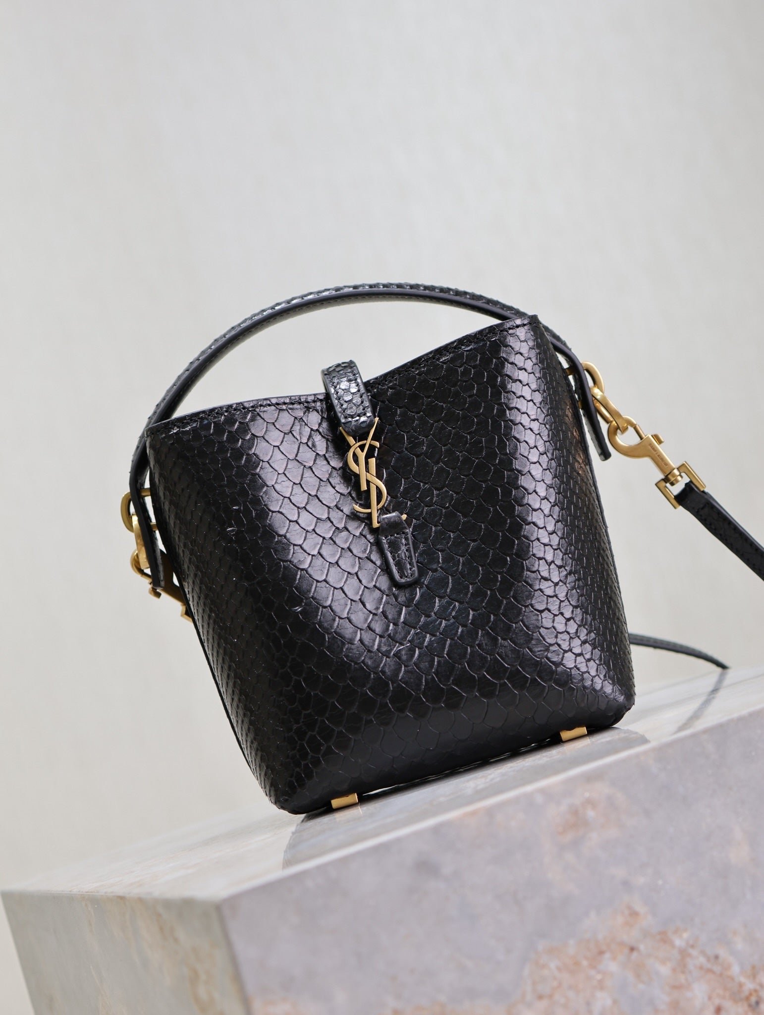 {Style No: 9MXDZ68L} LE 37 MINI BAG 15 IN BLACK SNAKE PATTERN CALFSKIN - Image 2