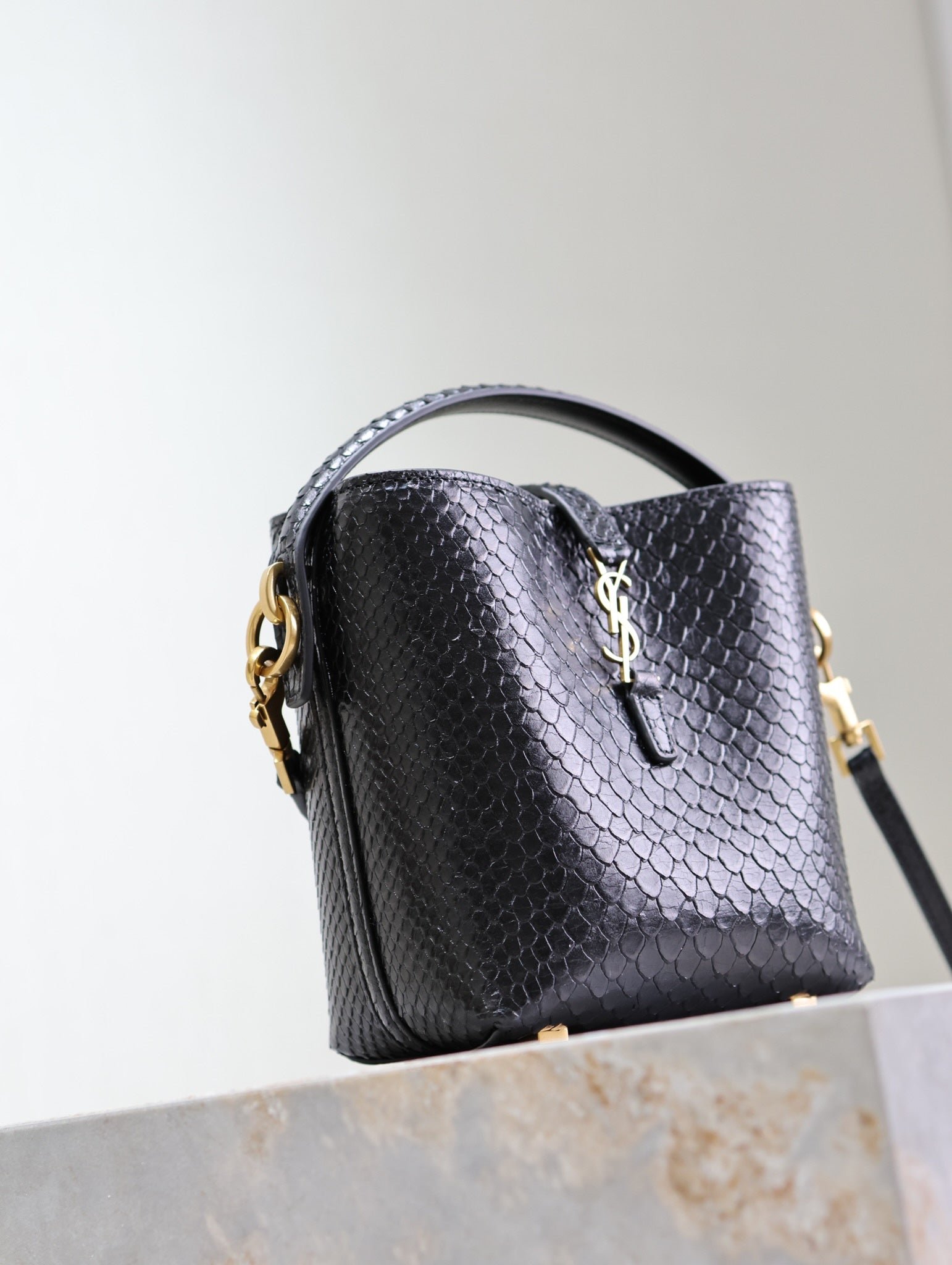 {Style No: 9MXDZ68L} LE 37 MINI BAG 15 IN BLACK SNAKE PATTERN CALFSKIN - Image 3