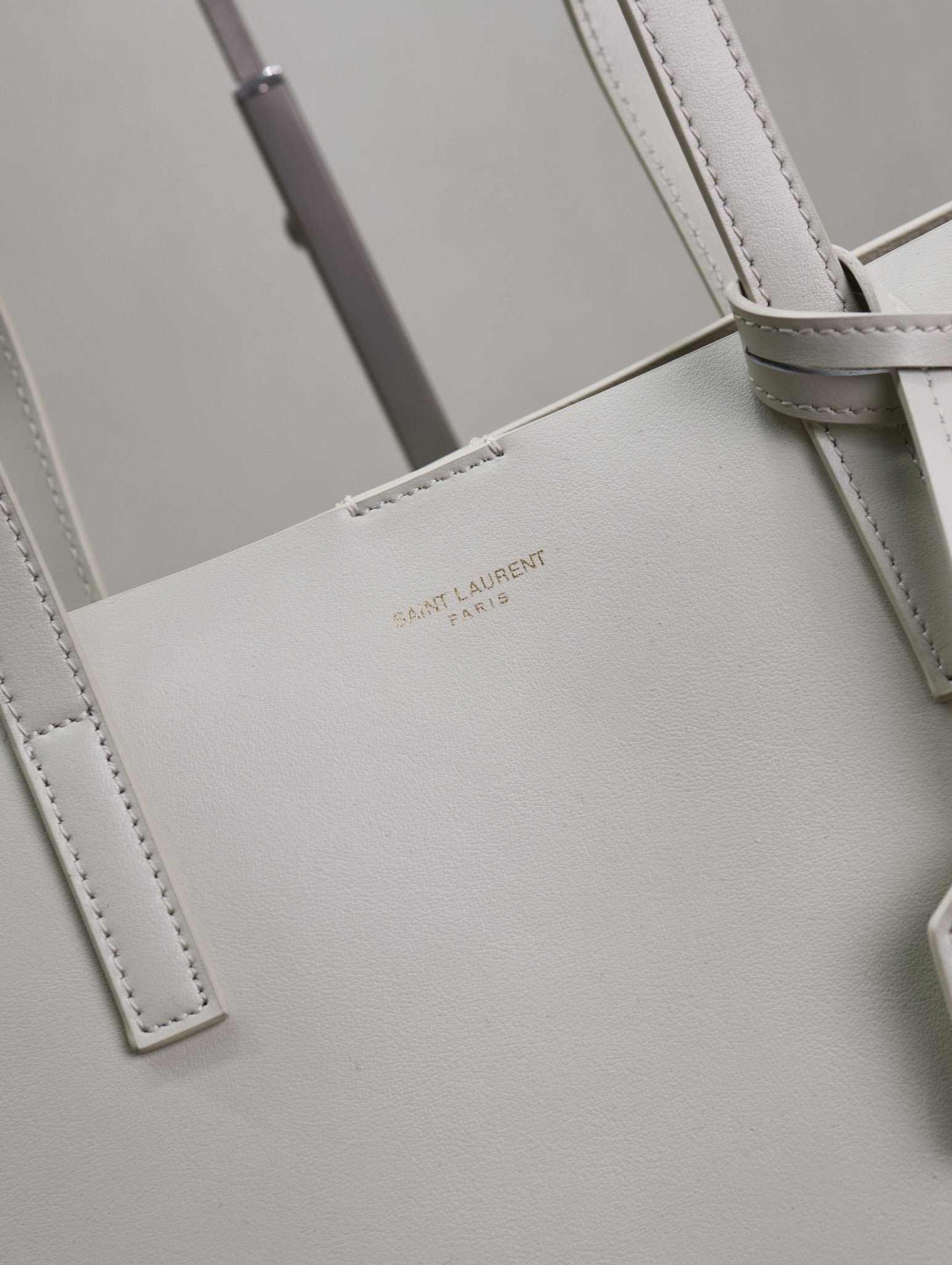 {Style No: DCQYI51Z} SHOPPING TOTE BAG 38 IN WHITE CALFSKIN - Image 7