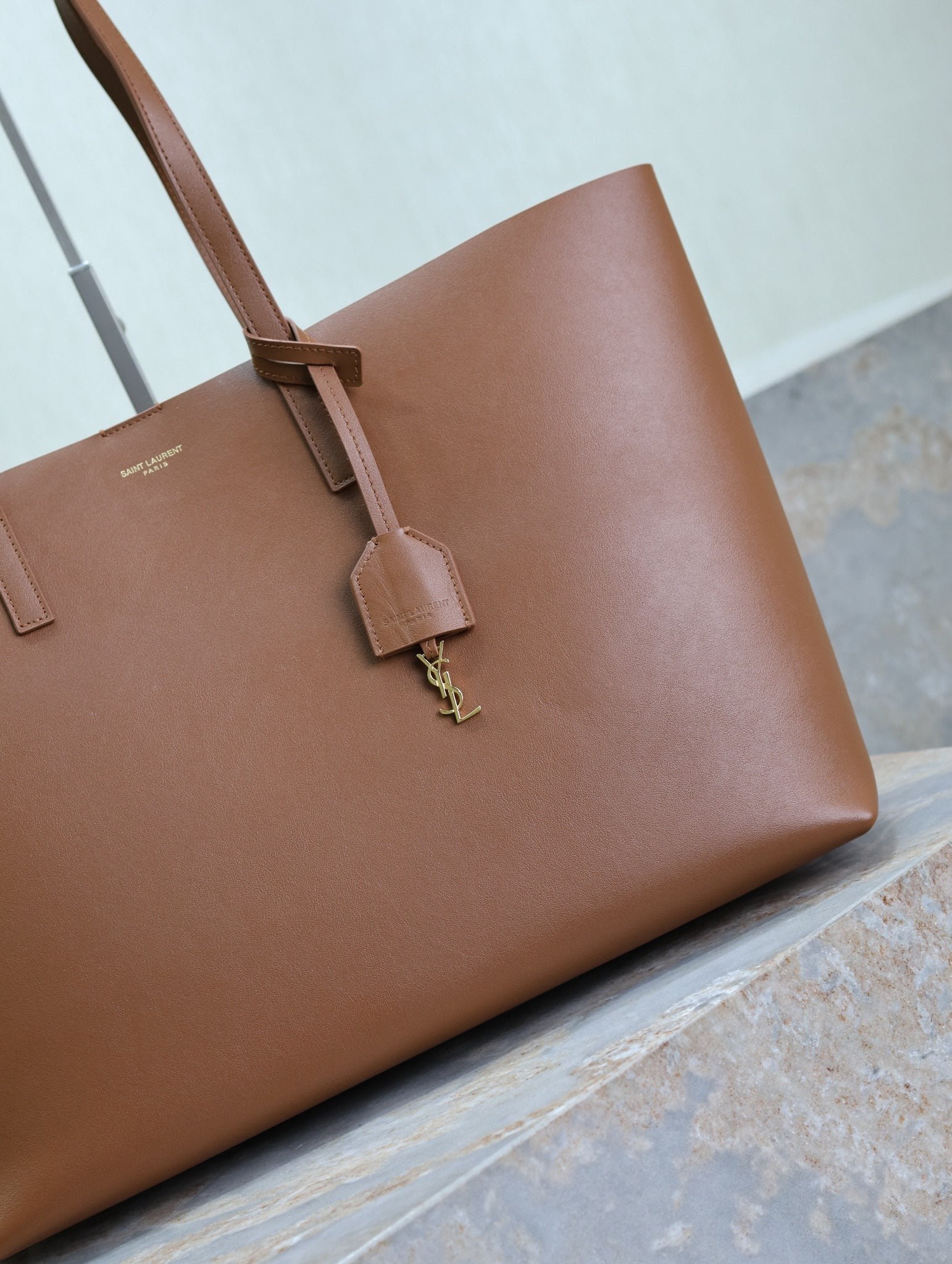{Style No: A8IKQ3GO} SHOPPING TOTE BAG 38 IN RED BROWN CALFSKIN - Image 5