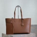 {Style No: A8IKQ3GO} SHOPPING TOTE BAG 38 IN RED BROWN CALFSKIN
