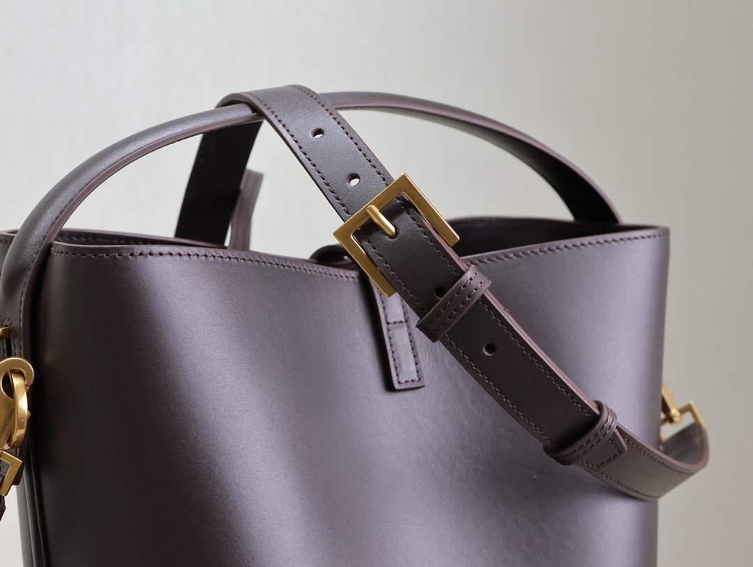 {Style No: RD5BRU2K} LE 37 MEDIUM BUCKET BAG 26 IN BRUNETTE BROWN CALFSKIN GOLD HARDWARE - Image 3