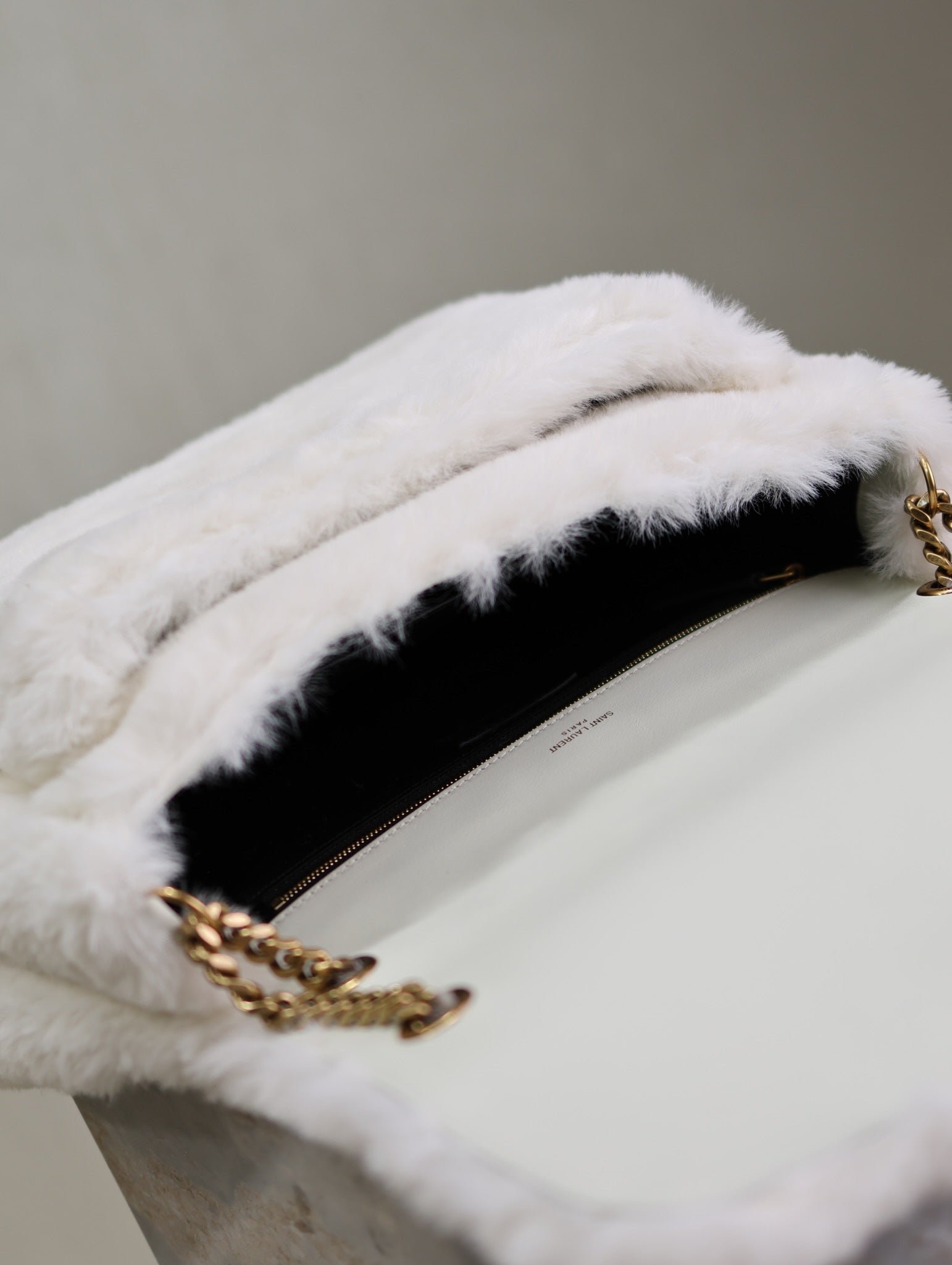 {Style No: BHPHMN3M} NIKI LARGE 32 IN WHITE RABBIT FUR GOLD HARDWARE - Image 3