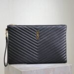 {Style No: OFZN5CYH} CLUTCH 36 IN BLACK QUILTED CALFSKIN GOLD BUCKLE