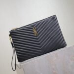 {Style No: XKWO8GKY} CLUTCH 30 IN BLACK QUILTED CALFSKIN GOLD BUCKLE