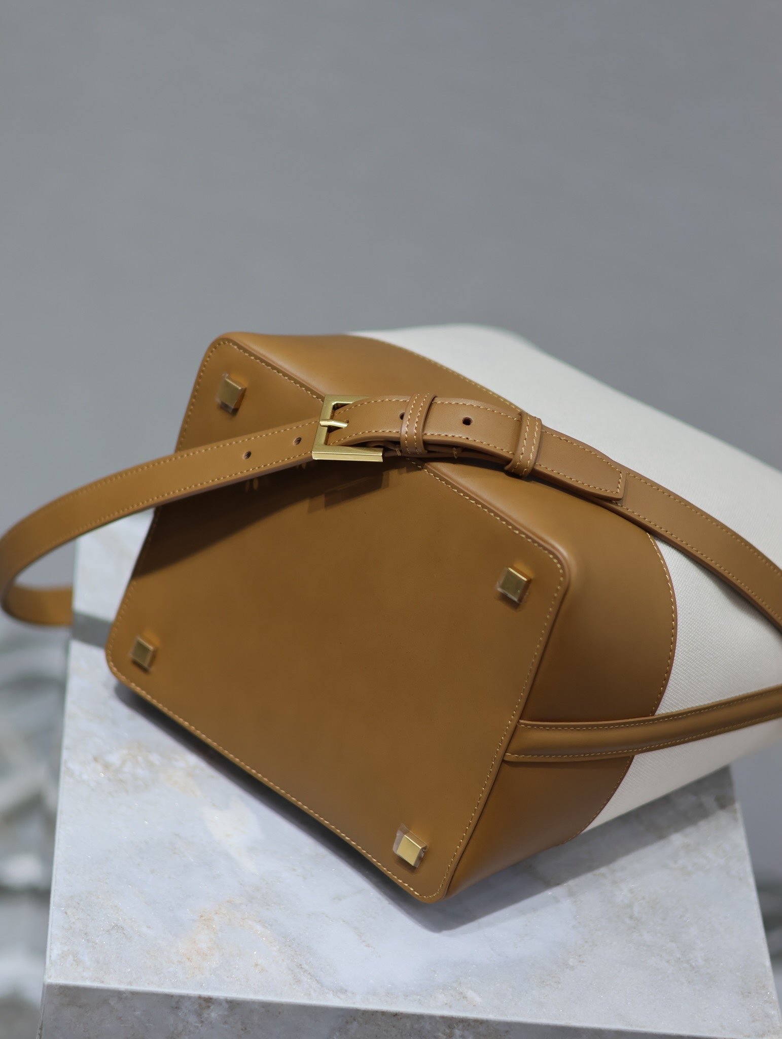 {Style No: YULIEF71} YSL 25S LE 5 À 7 BUCKET 26 IN CREAM BROWN CALFSKIN AND CANVAS GOLD HARDWARE - Image 9