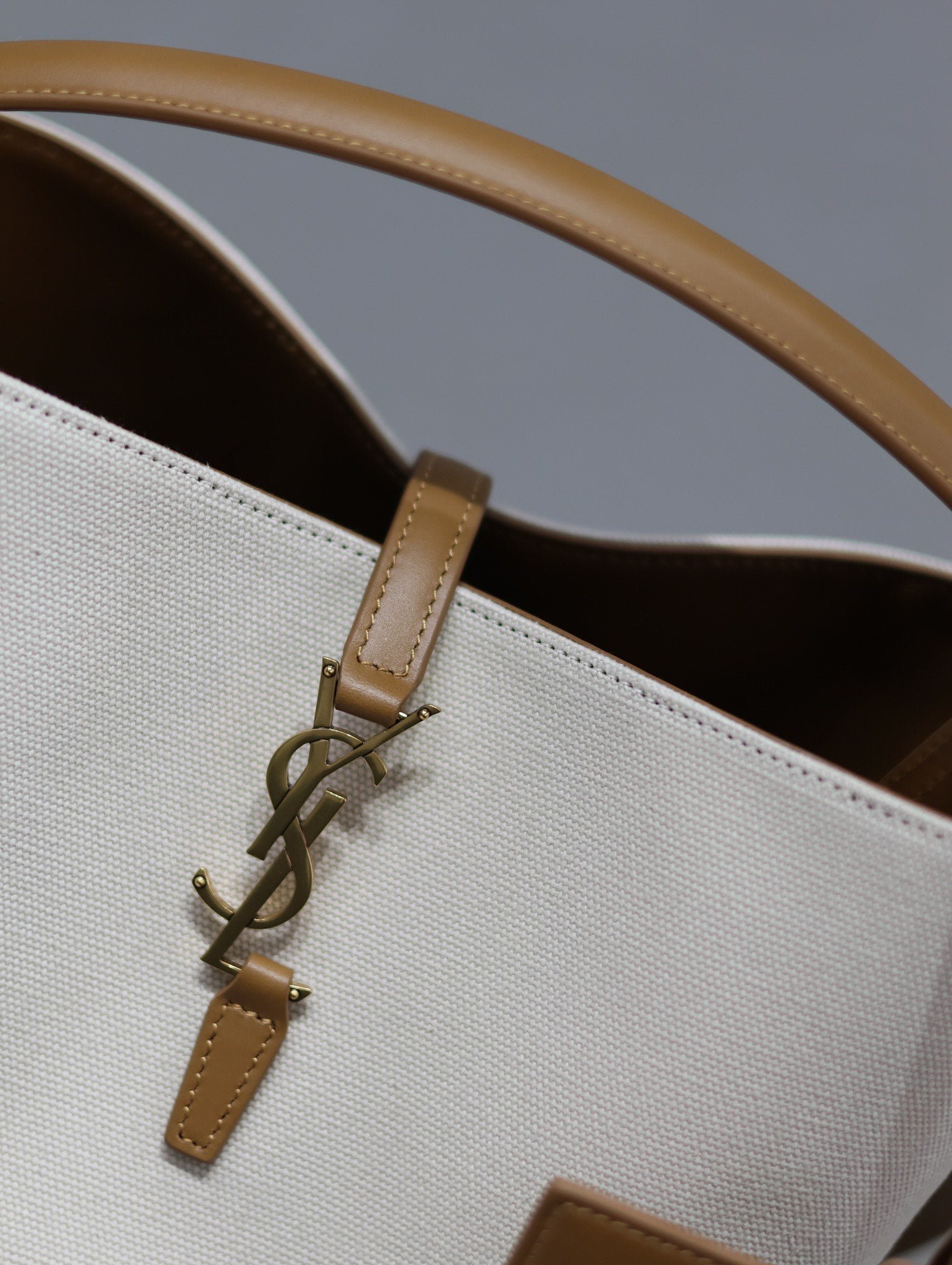 {Style No: YULIEF71} YSL 25S LE 5 À 7 BUCKET 26 IN CREAM BROWN CALFSKIN AND CANVAS GOLD HARDWARE - Image 3