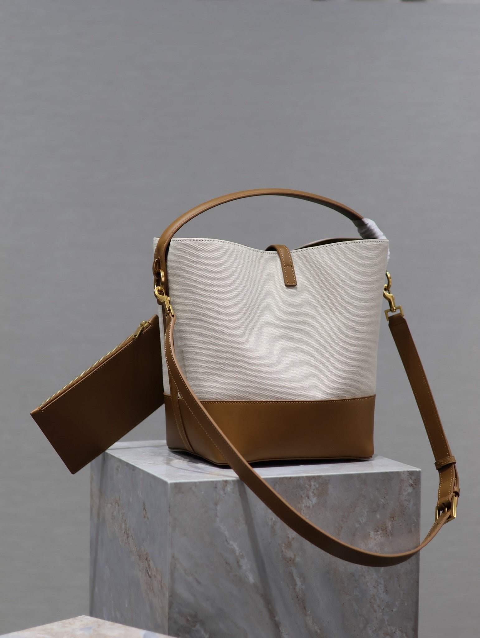{Style No: YULIEF71} YSL 25S LE 5 À 7 BUCKET 26 IN CREAM BROWN CALFSKIN AND CANVAS GOLD HARDWARE - Image 2