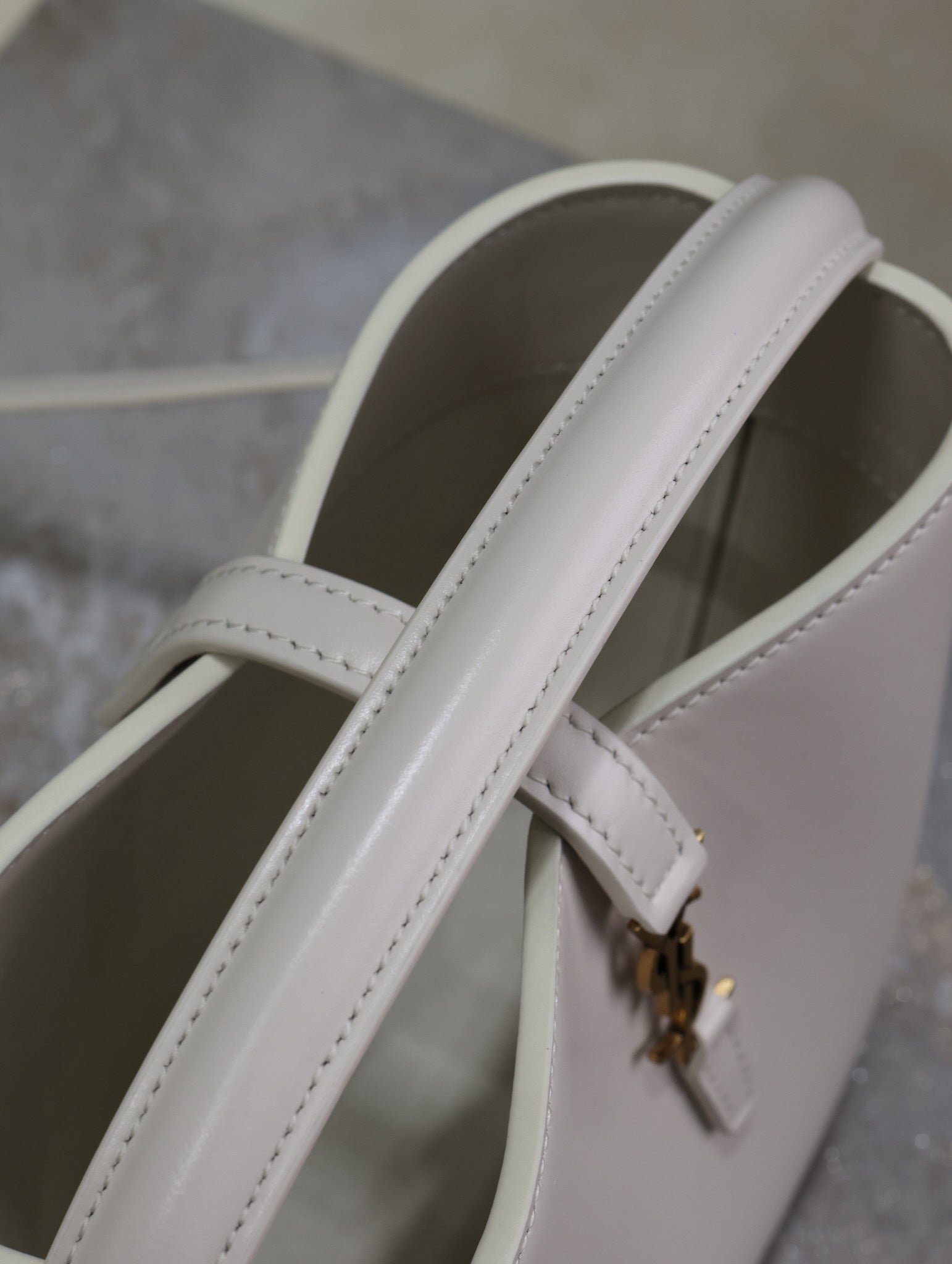 {Style No: 24BAN76U} YSL 25S LE 37 MINI 15 IN DUSTY GRAY CALFSKIN GOLD HARDWRE - Image 6