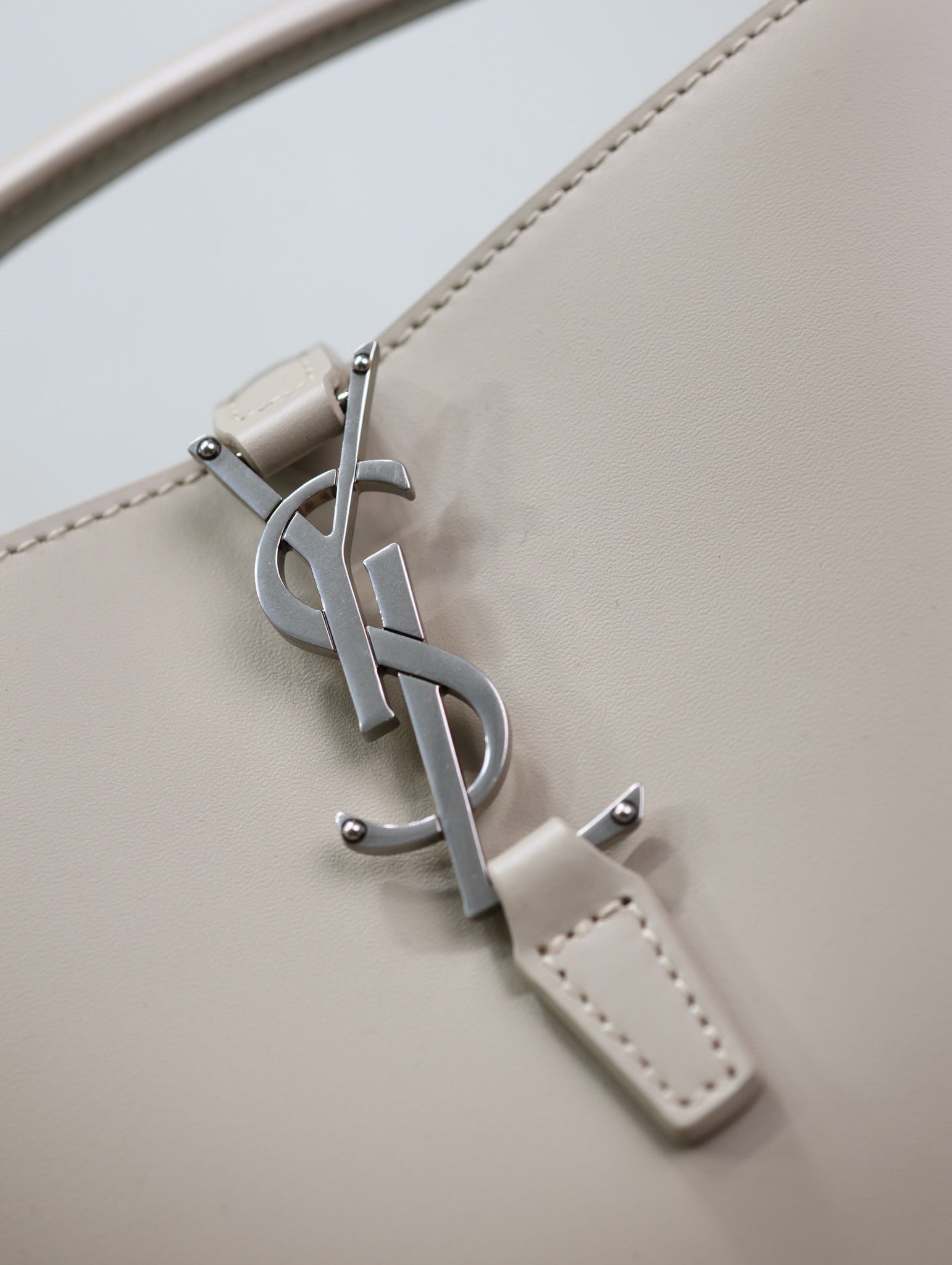 {Style No: M7KRBSFS} YSL 25S LE 37 BAG 20 IN DUSTY GRAY CALFSKIN SILVER HARDWRE - Image 3
