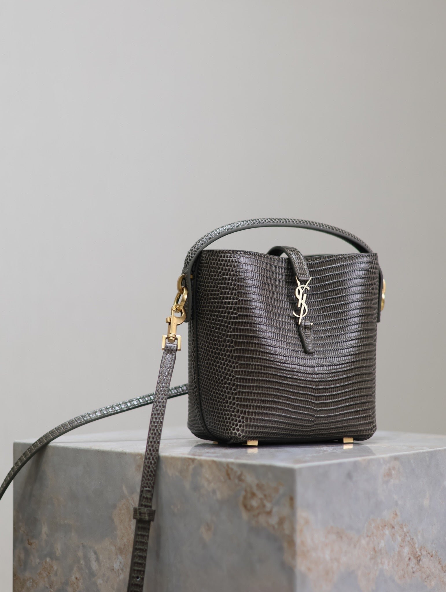 {Style No: E1RQUK6W} YSL 25S LE 37 MINI 15 IN BROWN LIZARD PATTERN CALFSKIN GOLD HARDWRE - Image 7