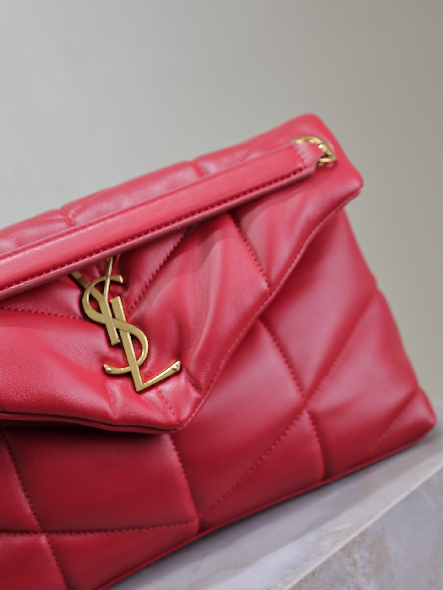 {Style No: 27BCX9WS} PUFFER SMALL 29 IN RED LAMBSKIN GOLD HARDWARE - Image 2