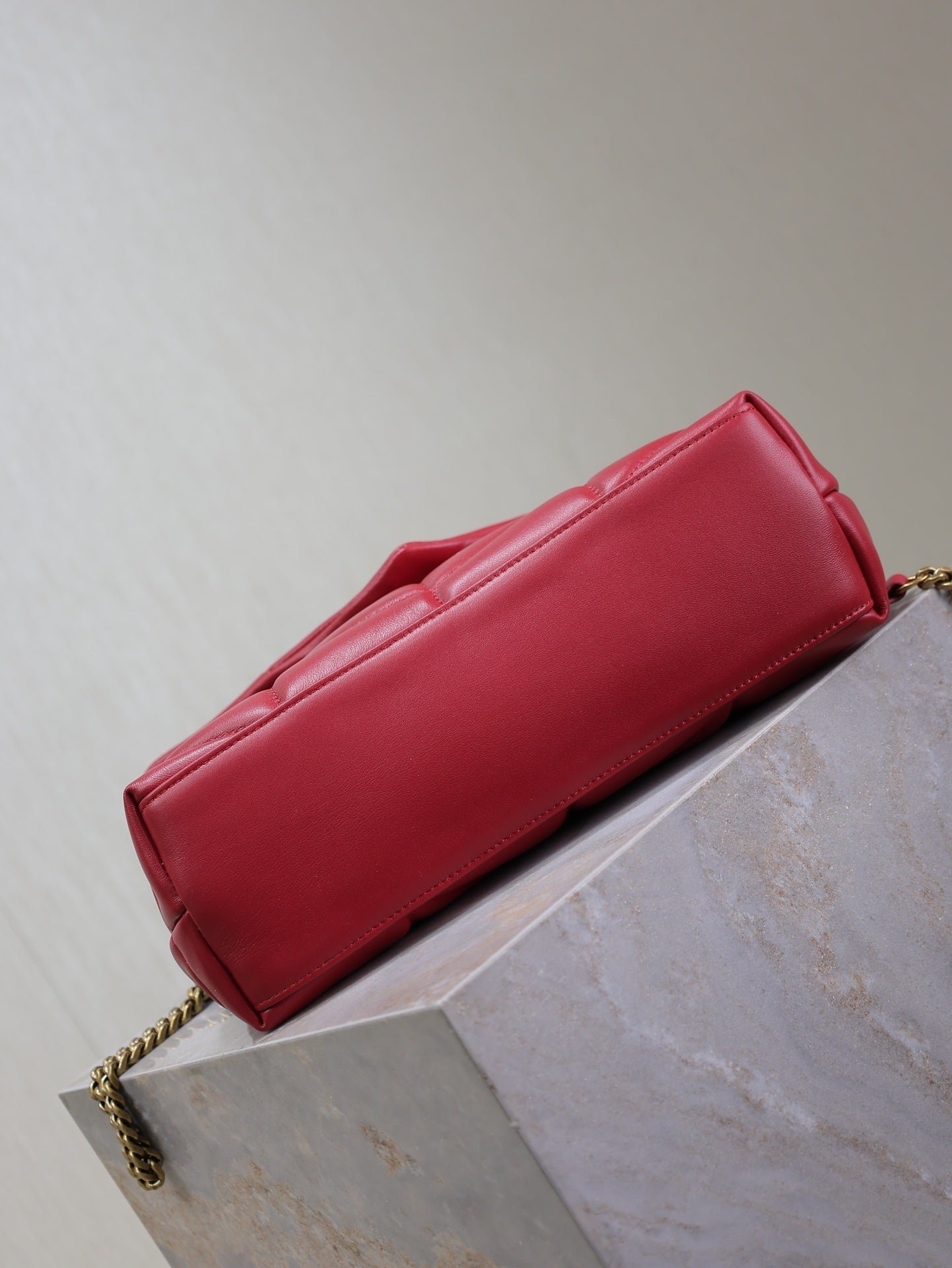 {Style No: 27BCX9WS} PUFFER SMALL 29 IN RED LAMBSKIN GOLD HARDWARE - Image 4