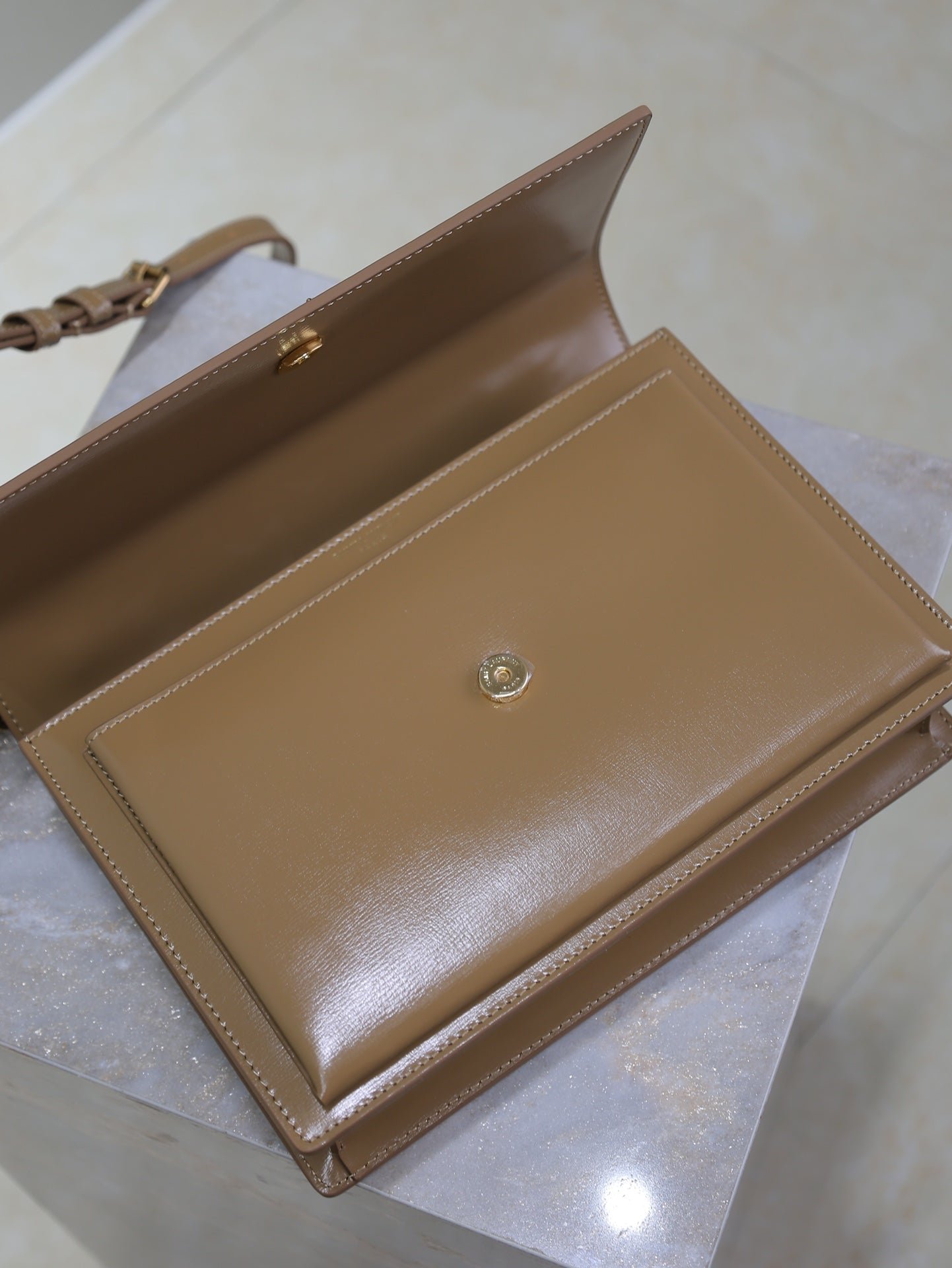 {Style No: XLM3XF1R} YSL 25S SUNSET MM 25 IN FOX CALFSKIN GOLD HARDWARE - Image 6