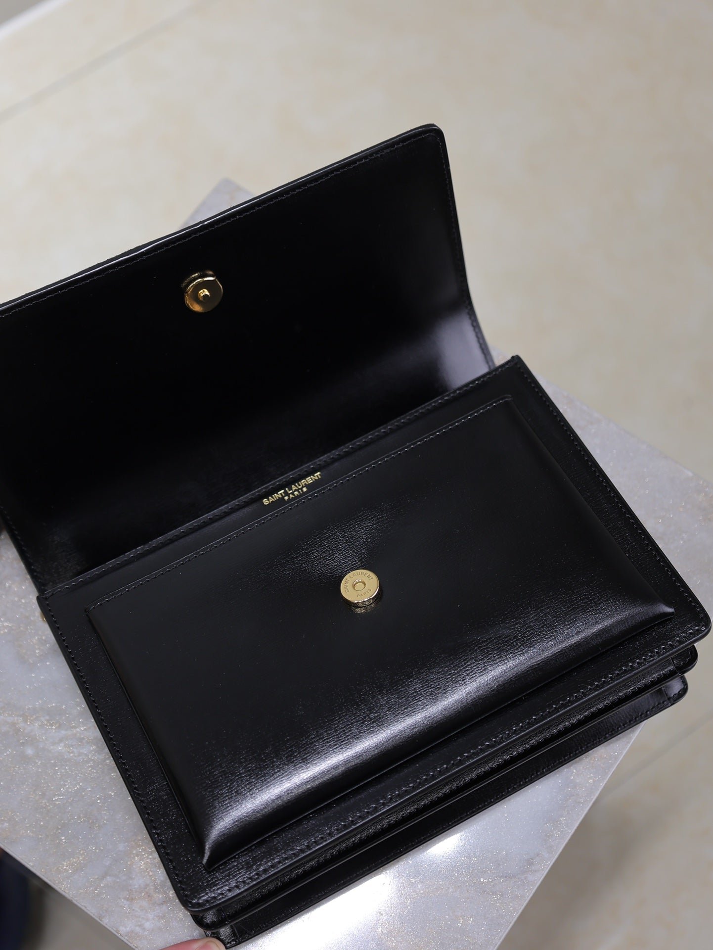 {Style No: AC83HLHE} YSL 25S SUNSET BAG 22 IN BLACK CALFSKIN AND SUEDE GOLD HARDWRE - Image 6